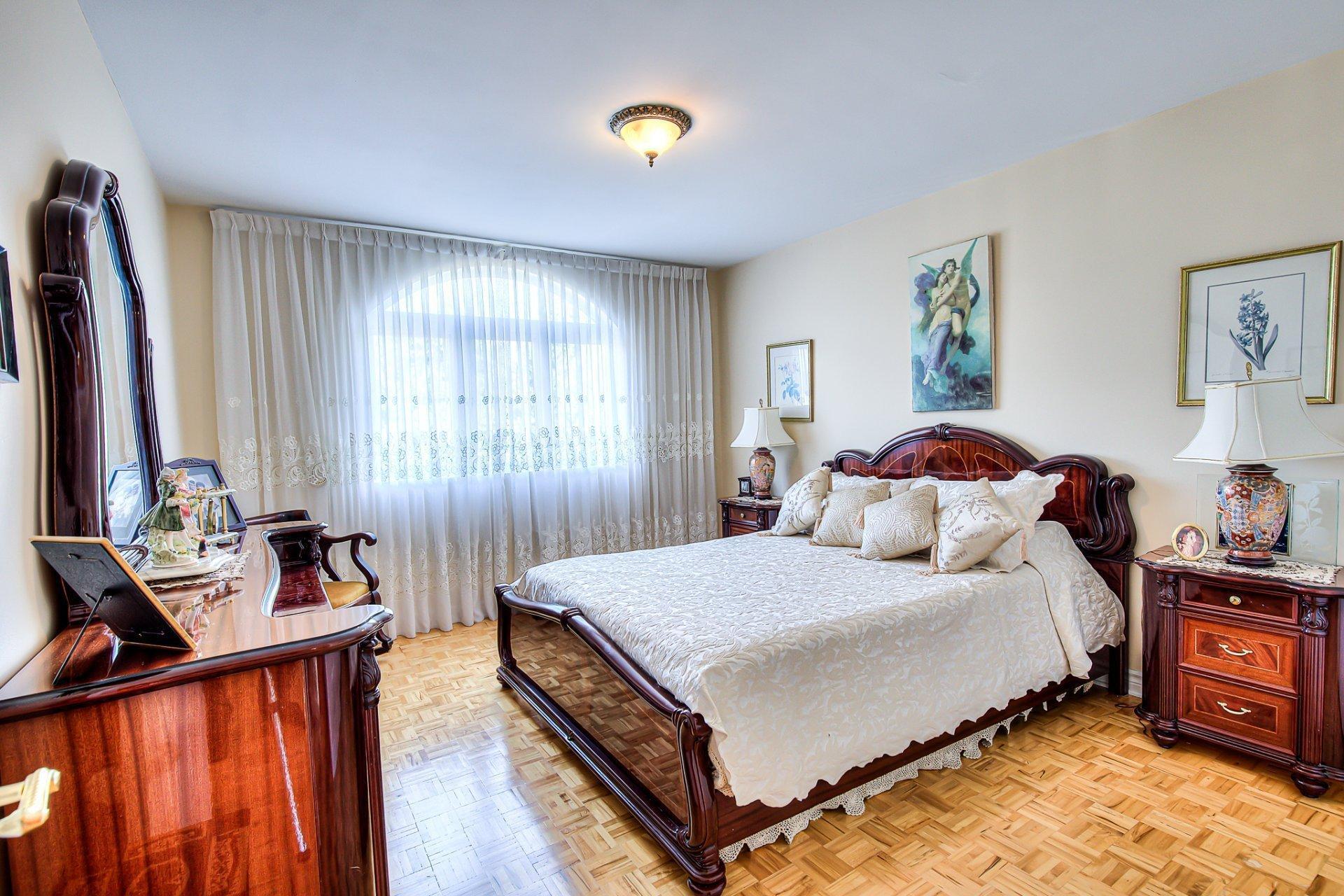 









265


Rue Maupassant

,
Dollard-des-Ormeaux,




QC
H9G3B6

