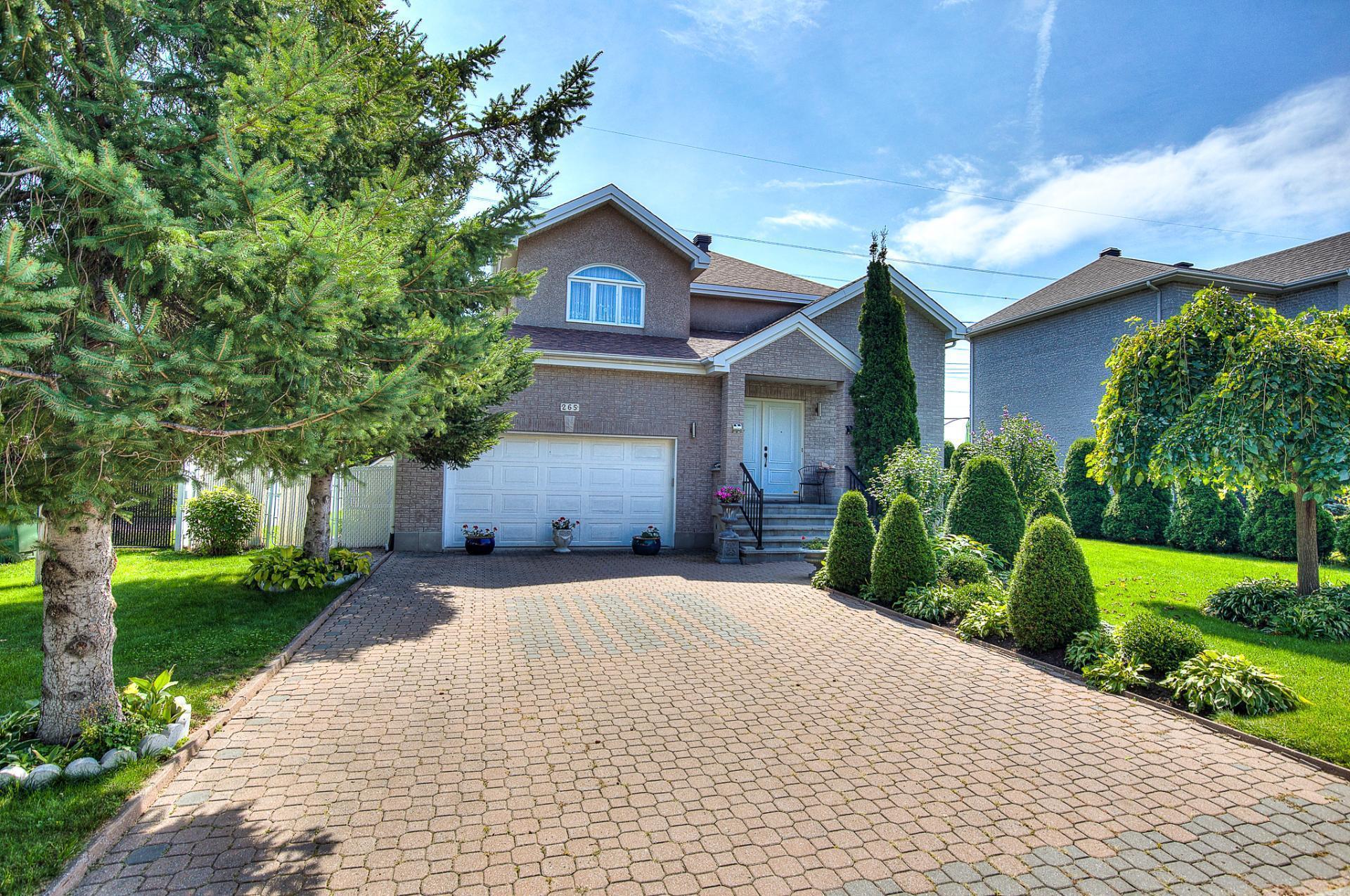









265


Rue Maupassant

,
Dollard-des-Ormeaux,




QC
H9G3B6


