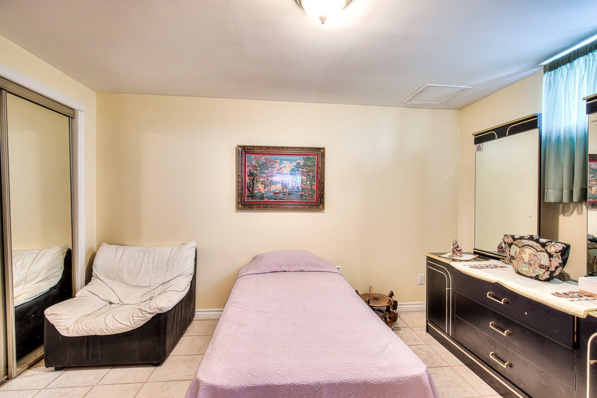 









265


Rue Maupassant

,
Dollard-des-Ormeaux,




QC
H9G3B6

