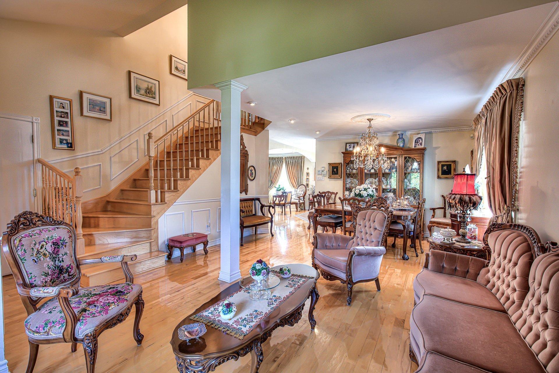 









265


Rue Maupassant

,
Dollard-des-Ormeaux,




QC
H9G3B6

