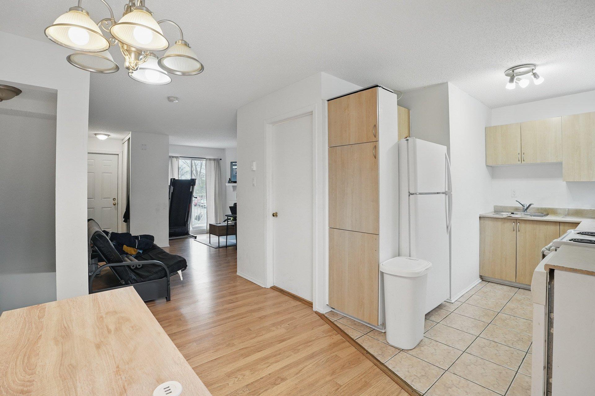 









341


Boul. St-Raymond

,
Gatineau (Hull),




QC
J9A2K4

