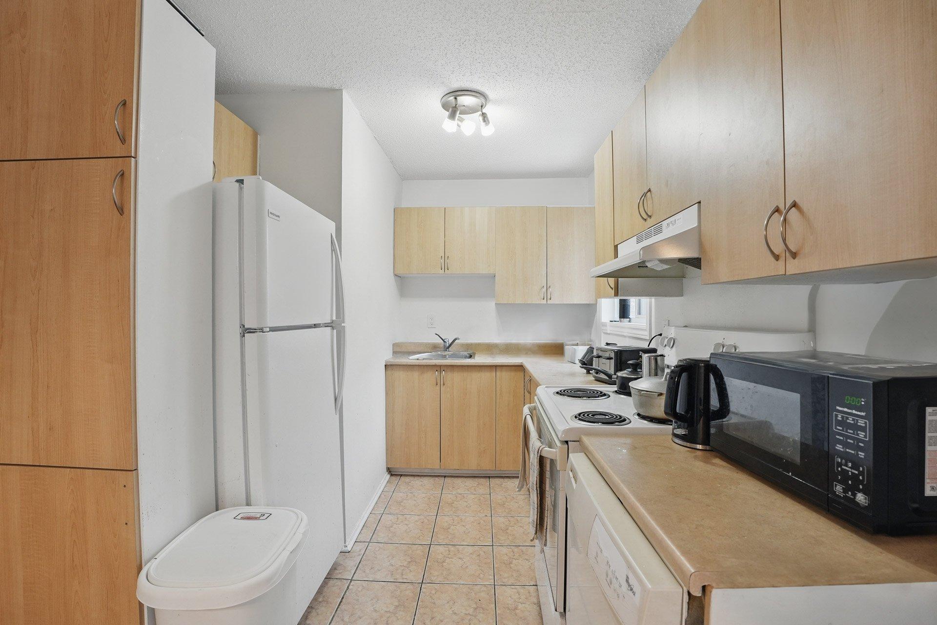 









341


Boul. St-Raymond

,
Gatineau (Hull),




QC
J9A2K4

