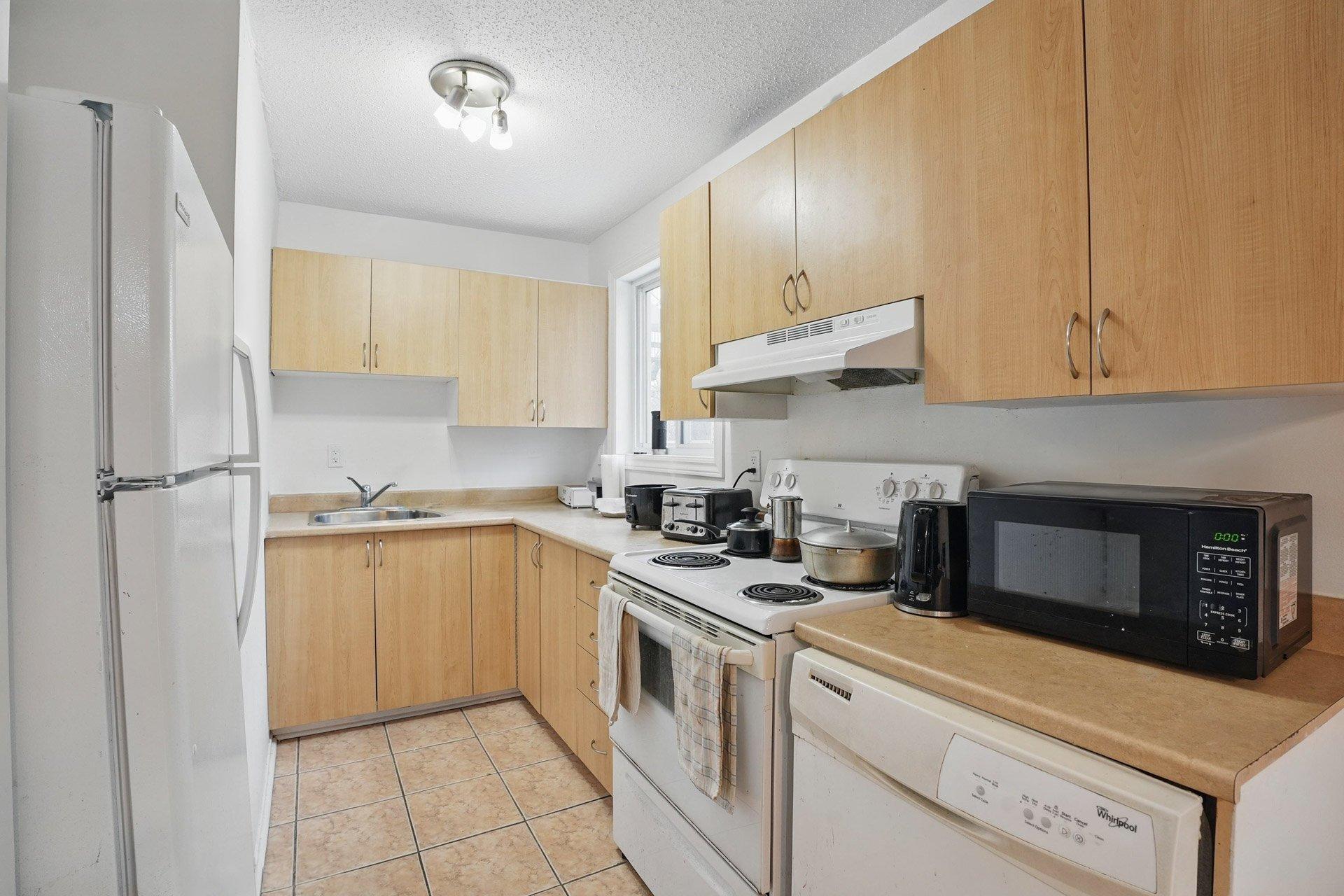 









341


Boul. St-Raymond

,
Gatineau (Hull),




QC
J9A2K4

