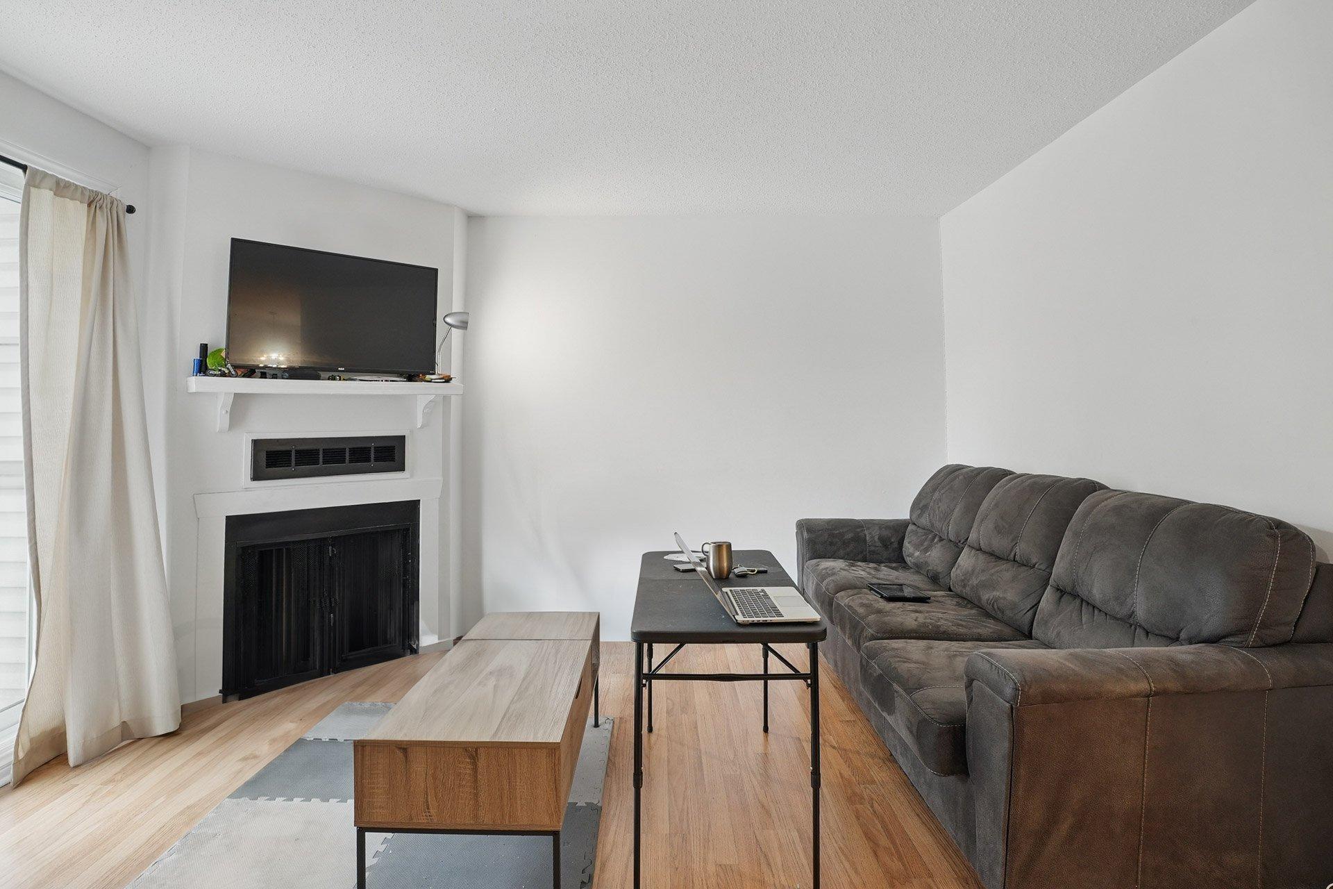 









341


Boul. St-Raymond

,
Gatineau (Hull),




QC
J9A2K4


