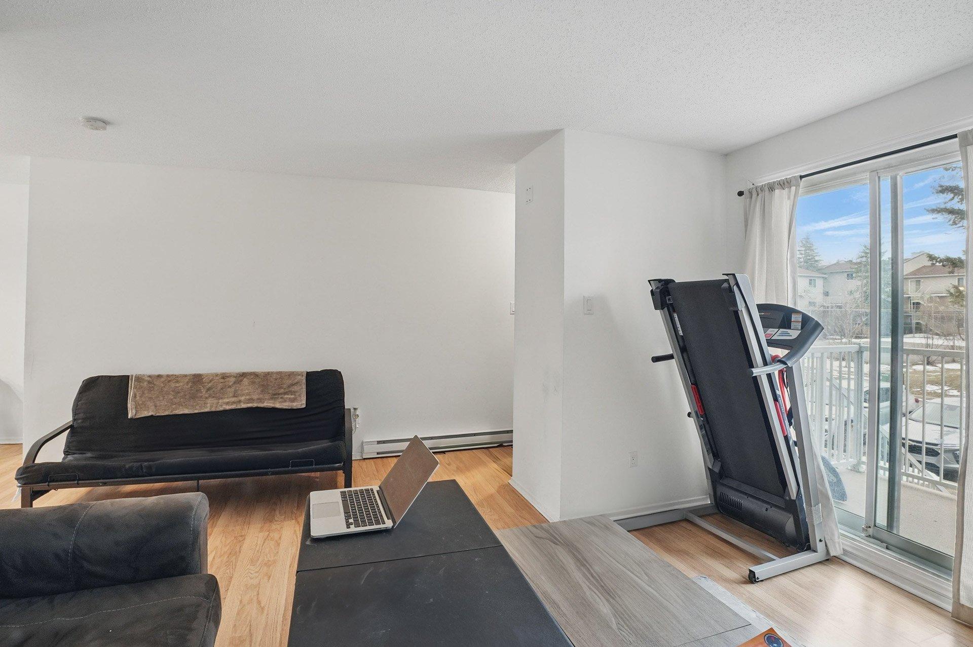 









341


Boul. St-Raymond

,
Gatineau (Hull),




QC
J9A2K4

