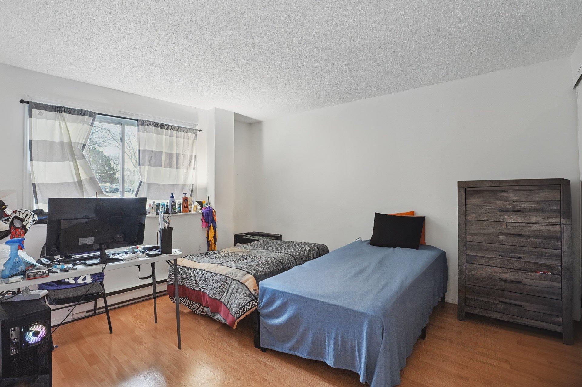 









341


Boul. St-Raymond

,
Gatineau (Hull),




QC
J9A2K4

