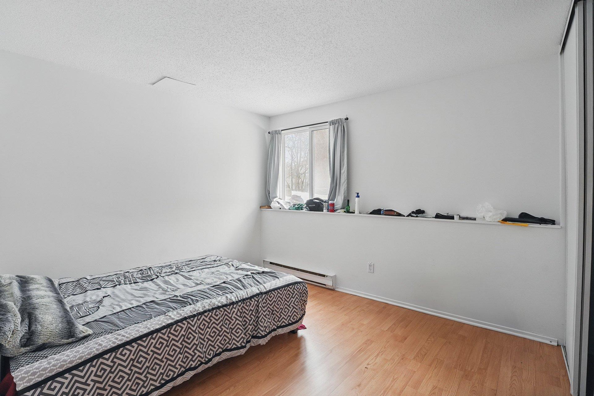 









341


Boul. St-Raymond

,
Gatineau (Hull),




QC
J9A2K4


