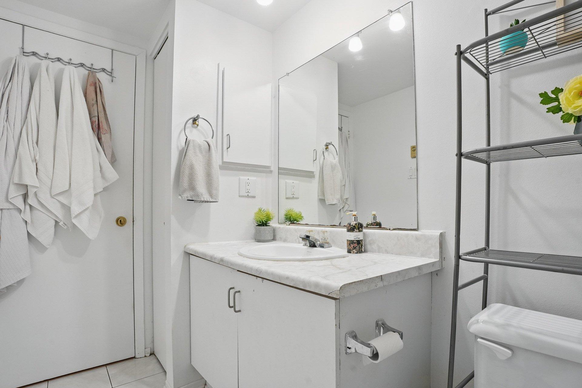 









115


Av. des Jonquilles

, 16,
Gatineau (Hull),




QC
J9A2K4

