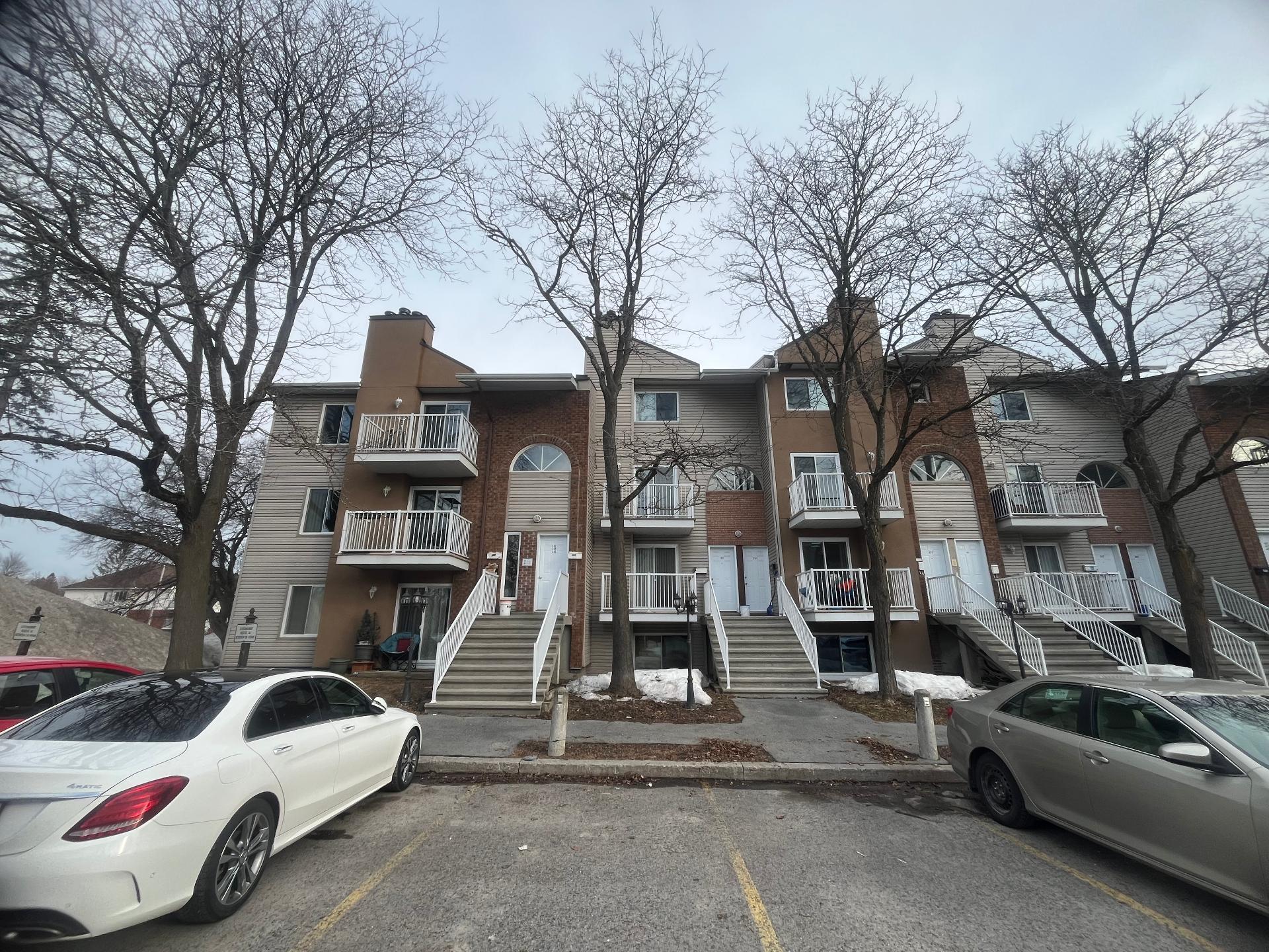 









387


Boul. St-Raymond

,
Gatineau (Hull),




QC
J9A1X3

