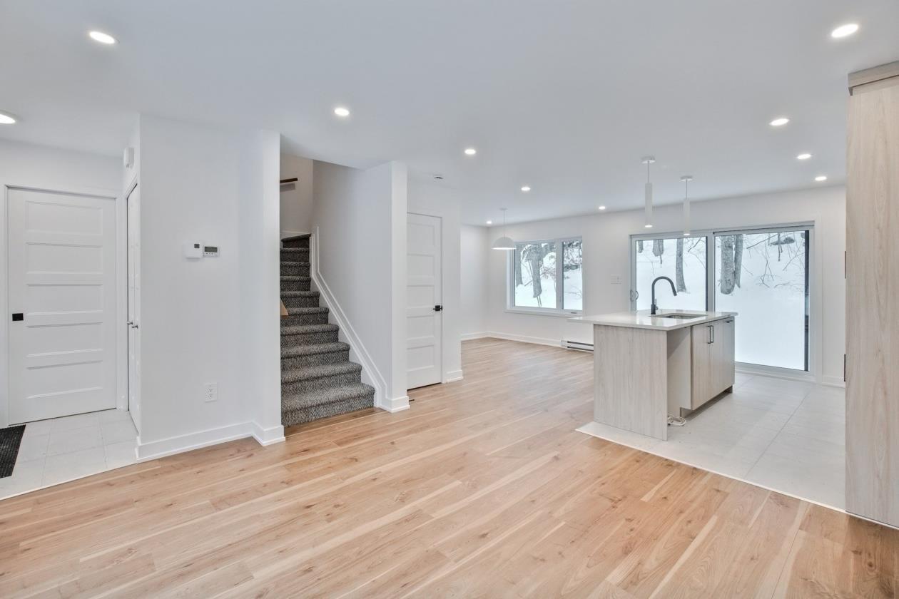 









1413


Rue d'Alma

,
Gatineau (Gatineau),




QC
J8R3J4

