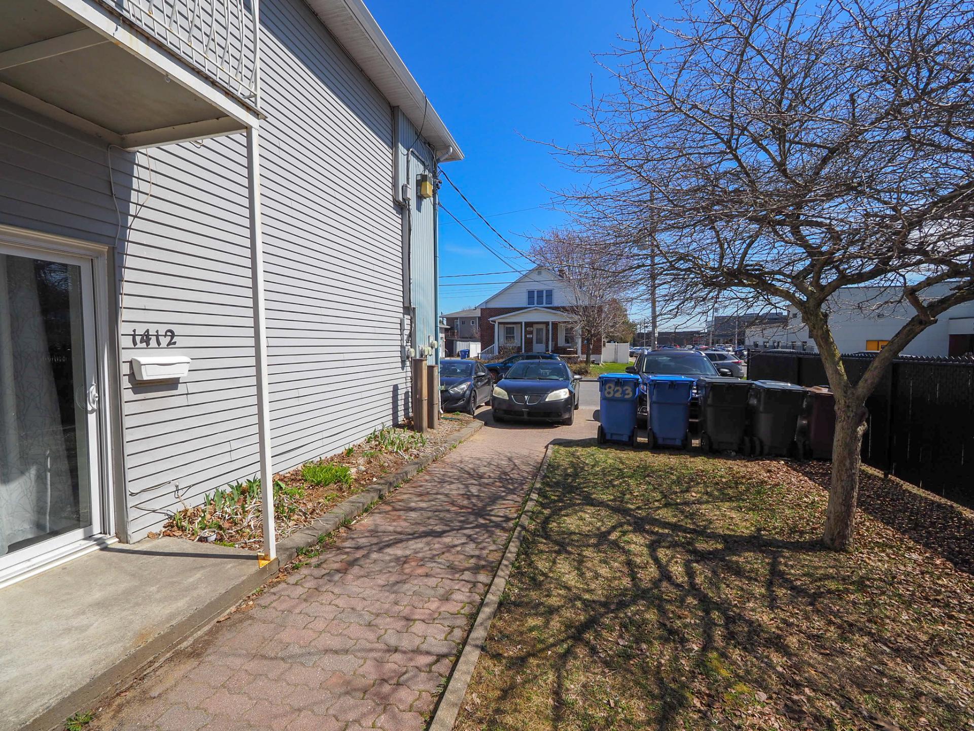 









1410

 - 1414


8e Rue

,
Trois-Rivières,




QC
G8Y2Y8

