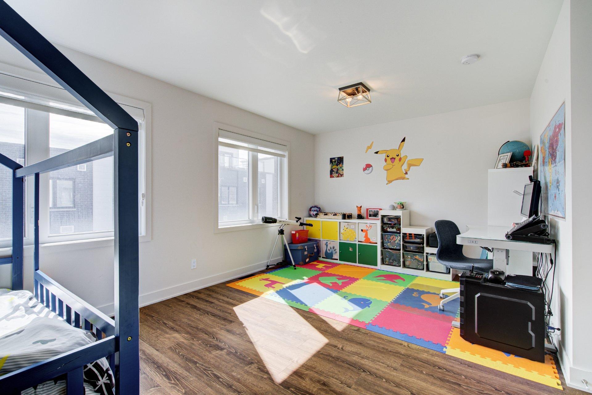









213


Rue d'Ambre

,
Candiac,




QC
J5R0S2

