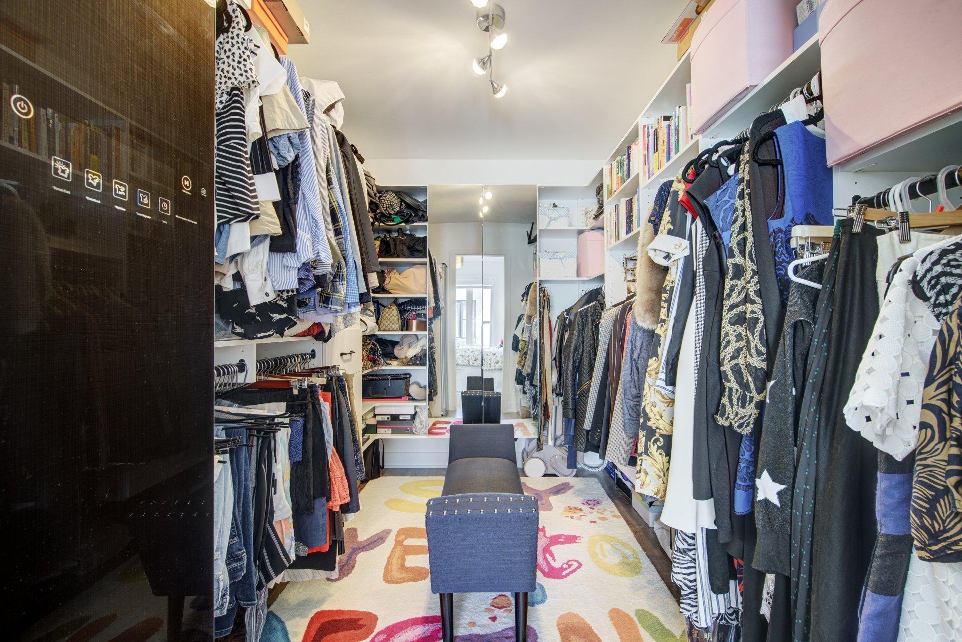 









213


Rue d'Ambre

,
Candiac,




QC
J5R0S2

