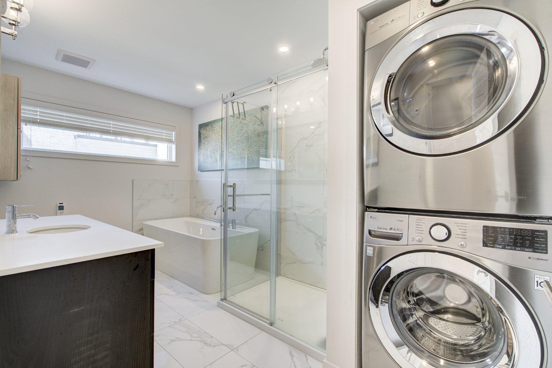 









213


Rue d'Ambre

,
Candiac,




QC
J5R0S2


