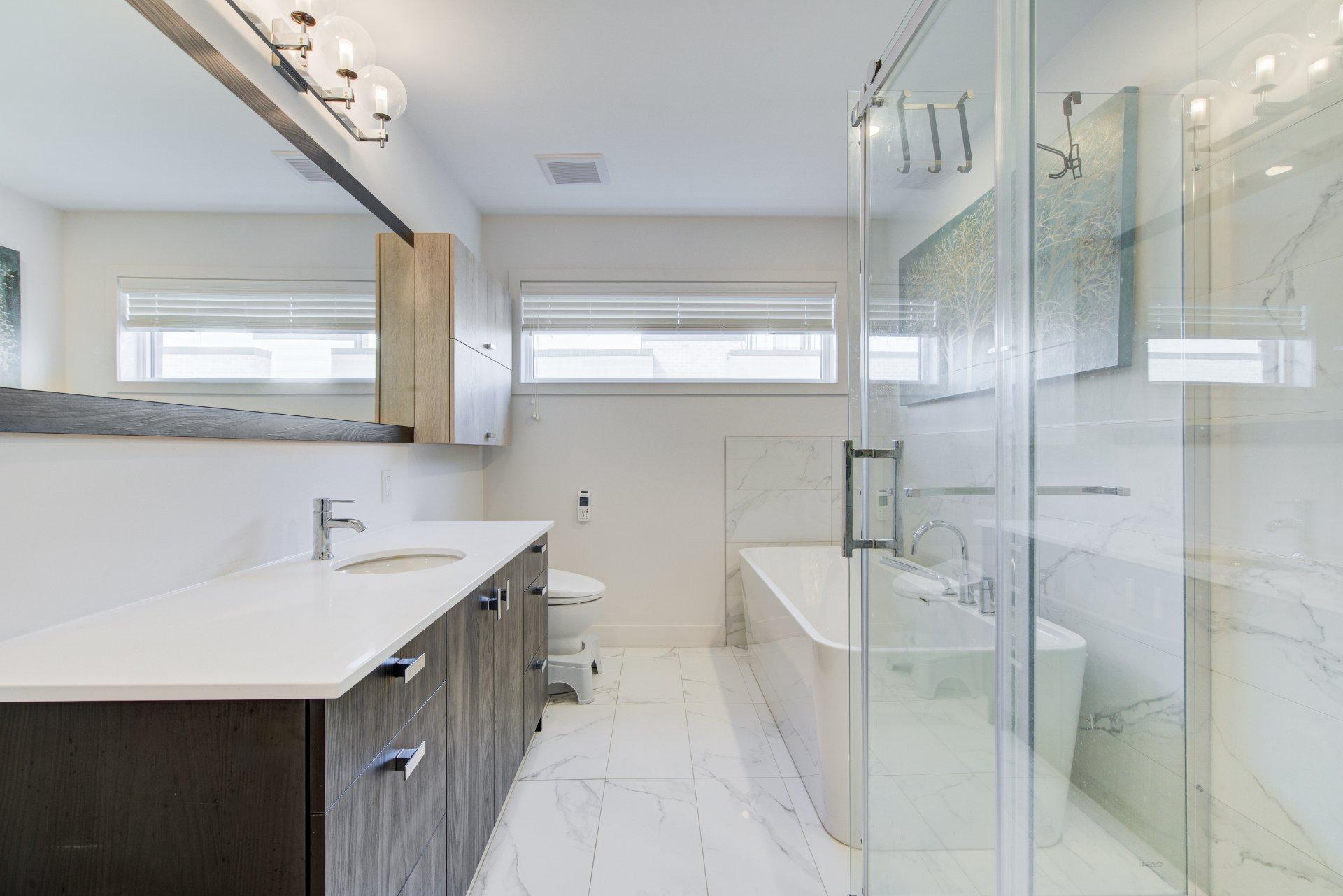 









213


Rue d'Ambre

,
Candiac,




QC
J5R0S2

