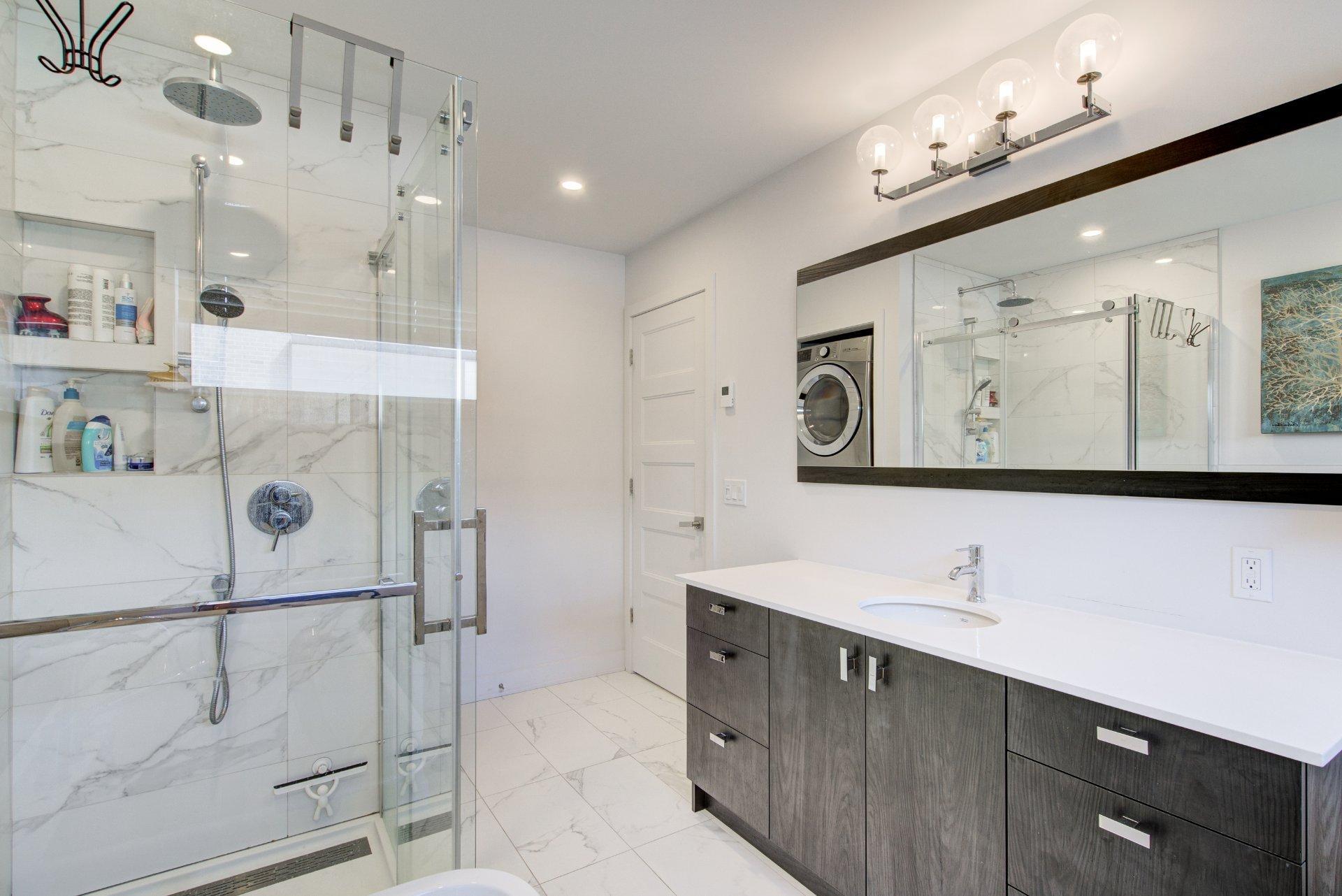 









213


Rue d'Ambre

,
Candiac,




QC
J5R0S2

