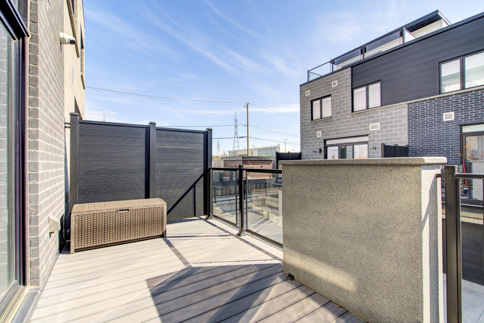 









213


Rue d'Ambre

,
Candiac,




QC
J5R0S2

