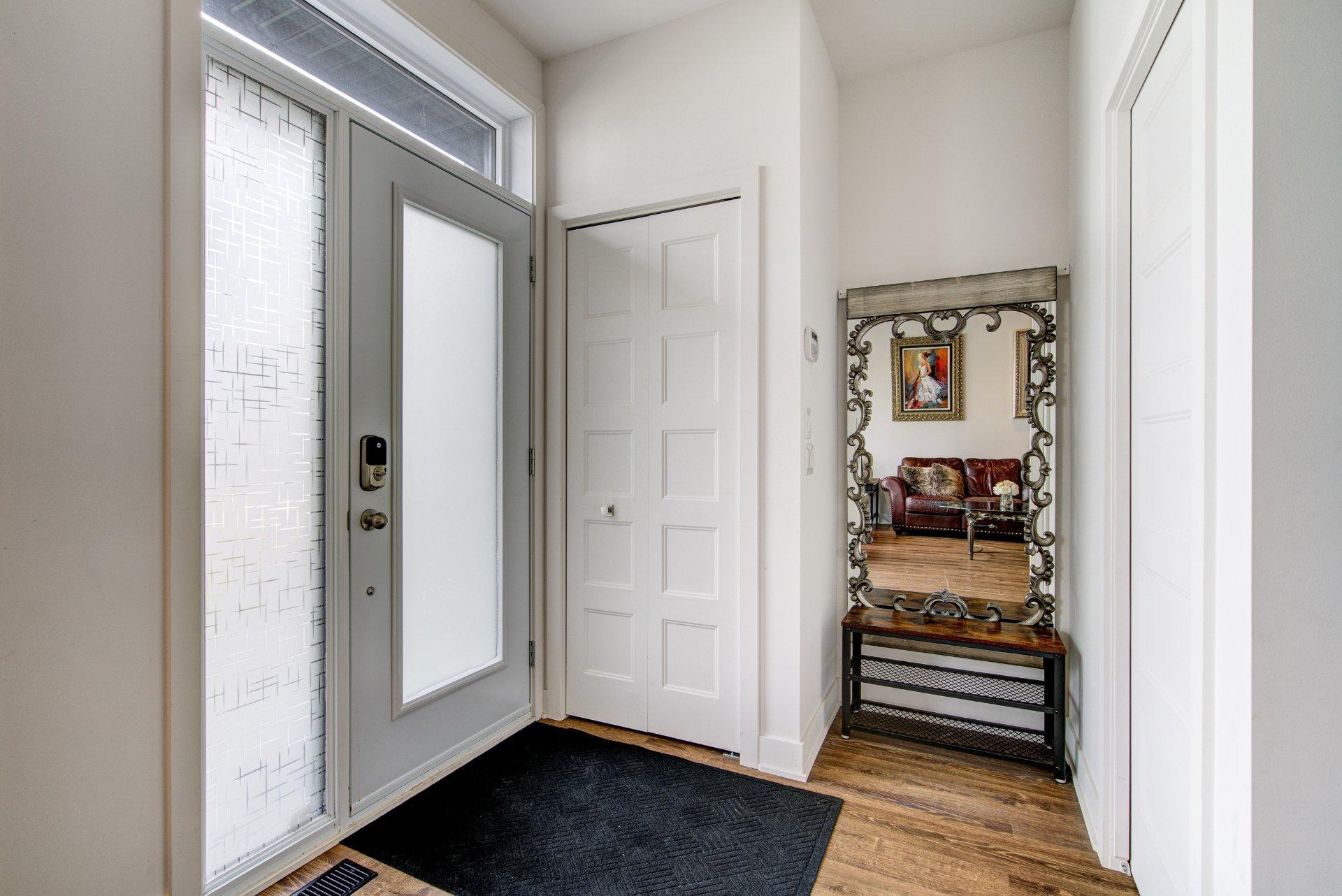 









213


Rue d'Ambre

,
Candiac,




QC
J5R0S2

