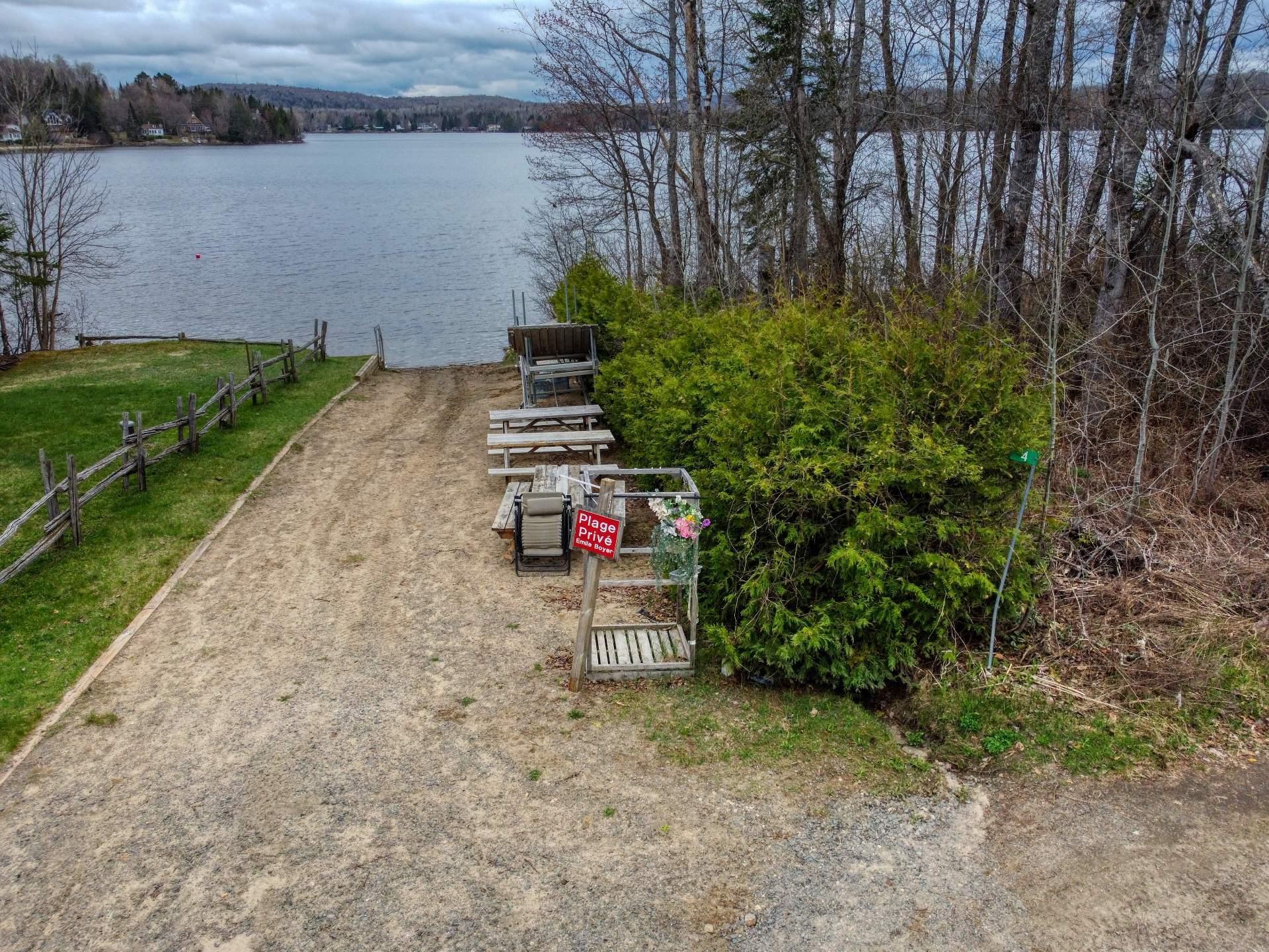 









6


Imp. des Pionniers

,
Lac-des-Plages,




QC
J0T1K0

