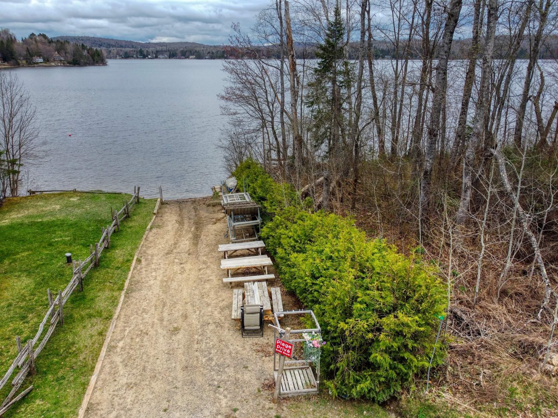 









6


Imp. des Pionniers

,
Lac-des-Plages,




QC
J0T1K0

