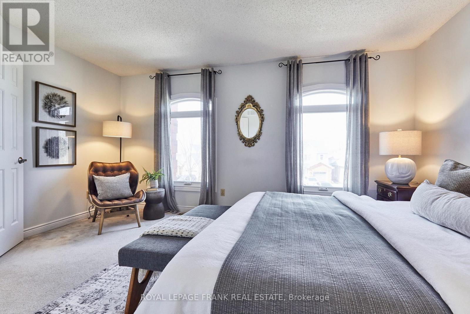 












13 NEWPORT AVENUE

,
Clarington (Courtice),




Ontario
L1E2B8

