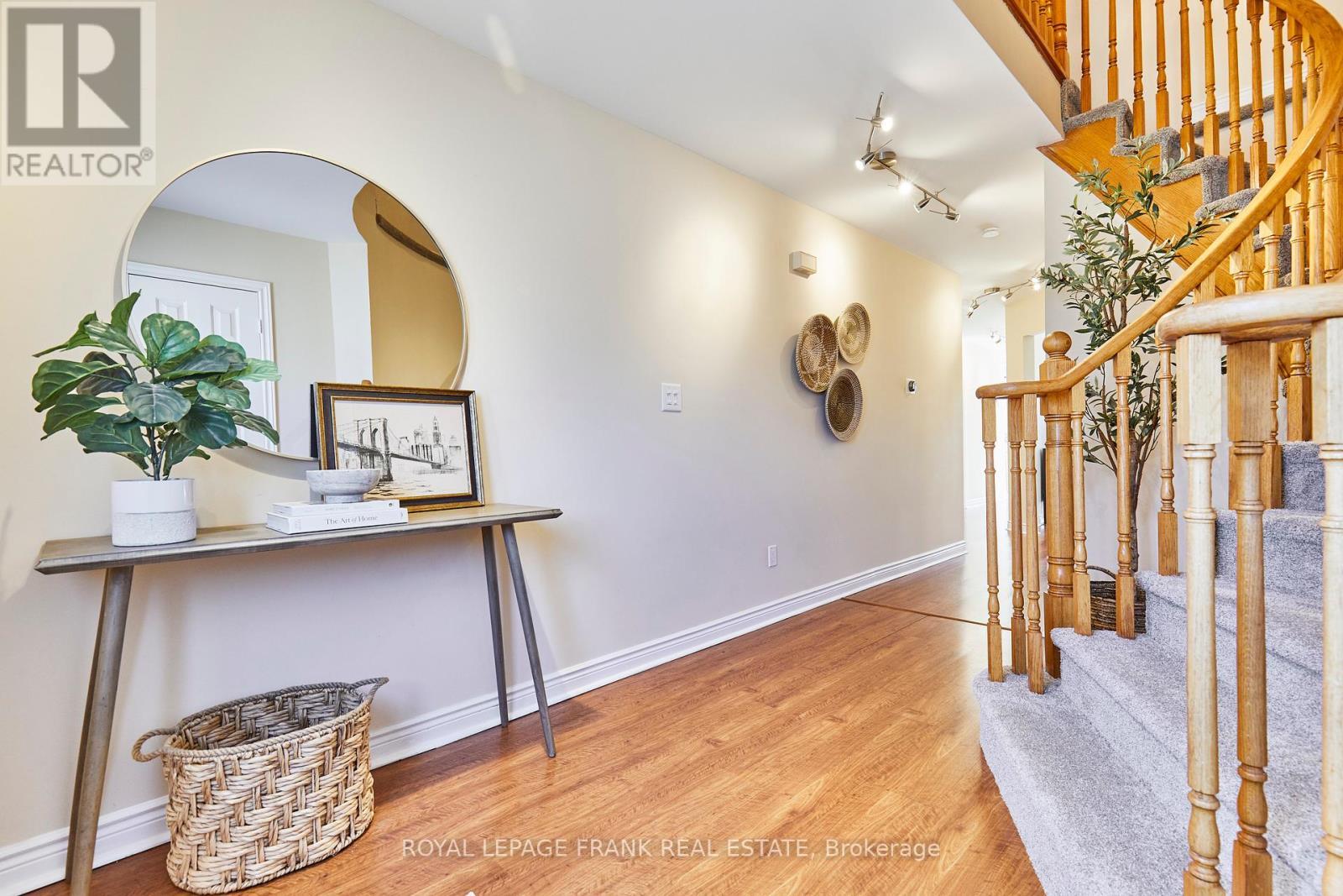 












13 NEWPORT AVENUE

,
Clarington (Courtice),




Ontario
L1E2B8

