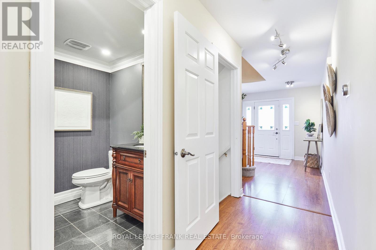 












13 NEWPORT AVENUE

,
Clarington (Courtice),




Ontario
L1E2B8

