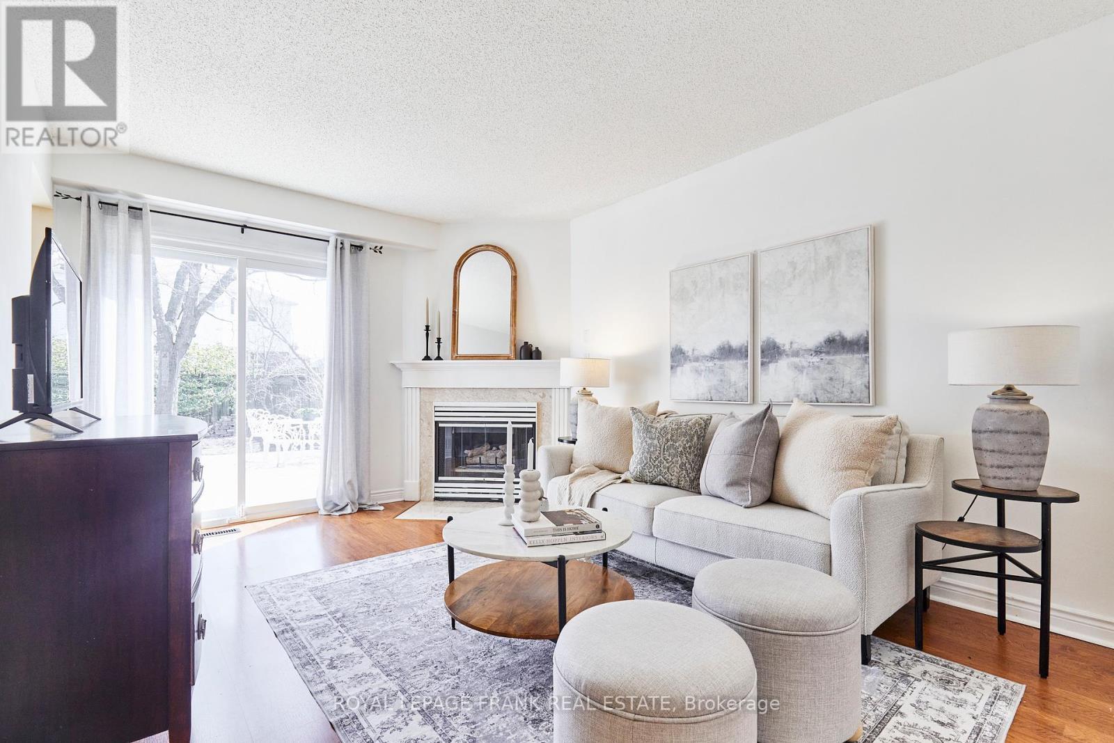 












13 NEWPORT AVENUE

,
Clarington (Courtice),




Ontario
L1E2B8

