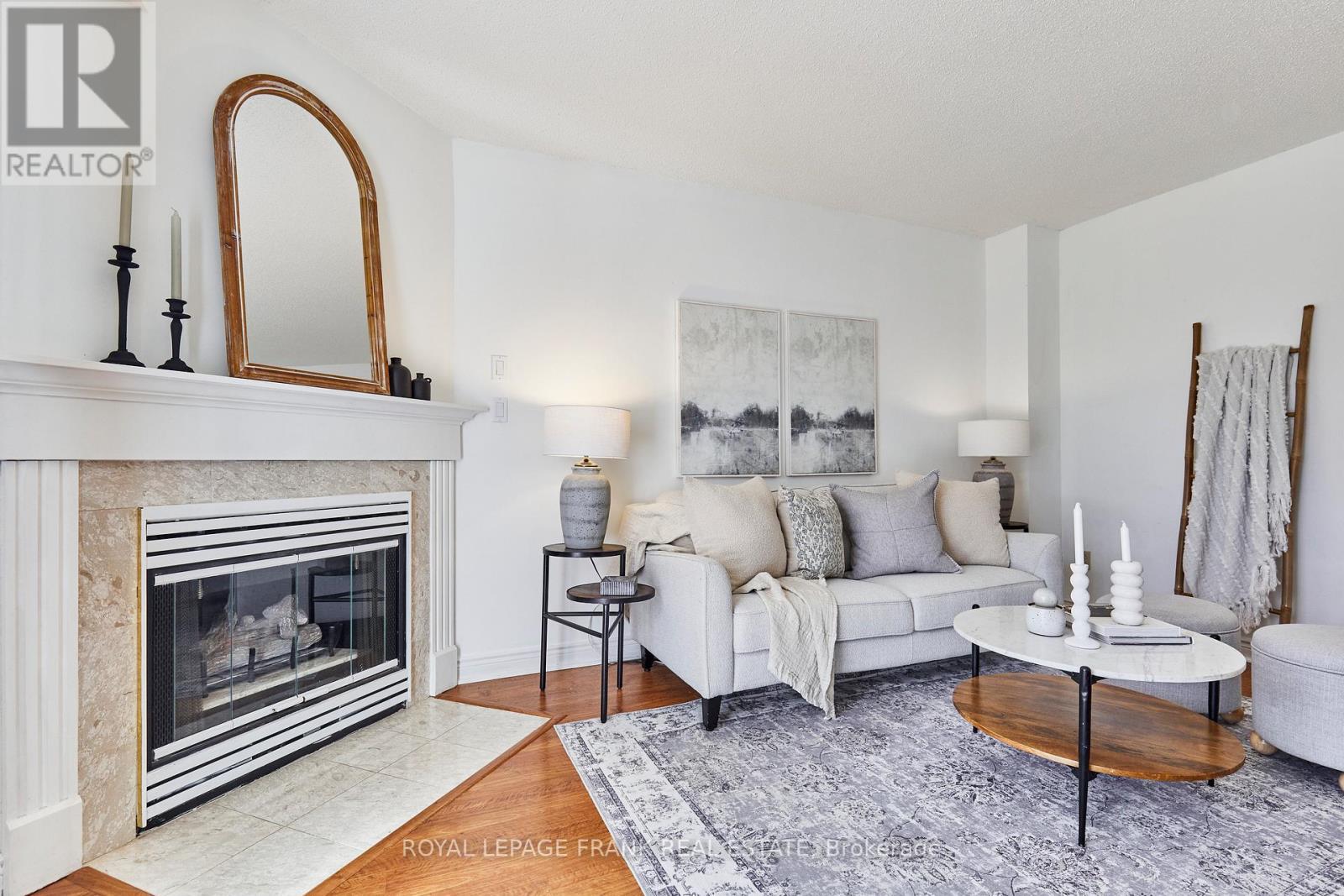 












13 NEWPORT AVENUE

,
Clarington (Courtice),




Ontario
L1E2B8

