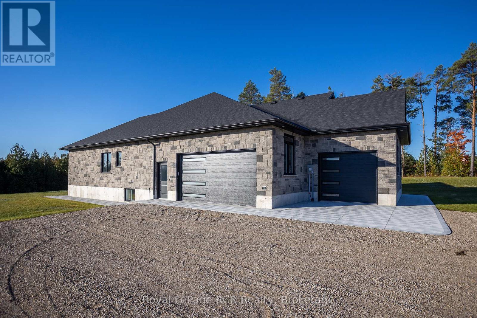 












195 BOYD LAKE ROAD

,
West Grey,




Ontario
N0G1S0


