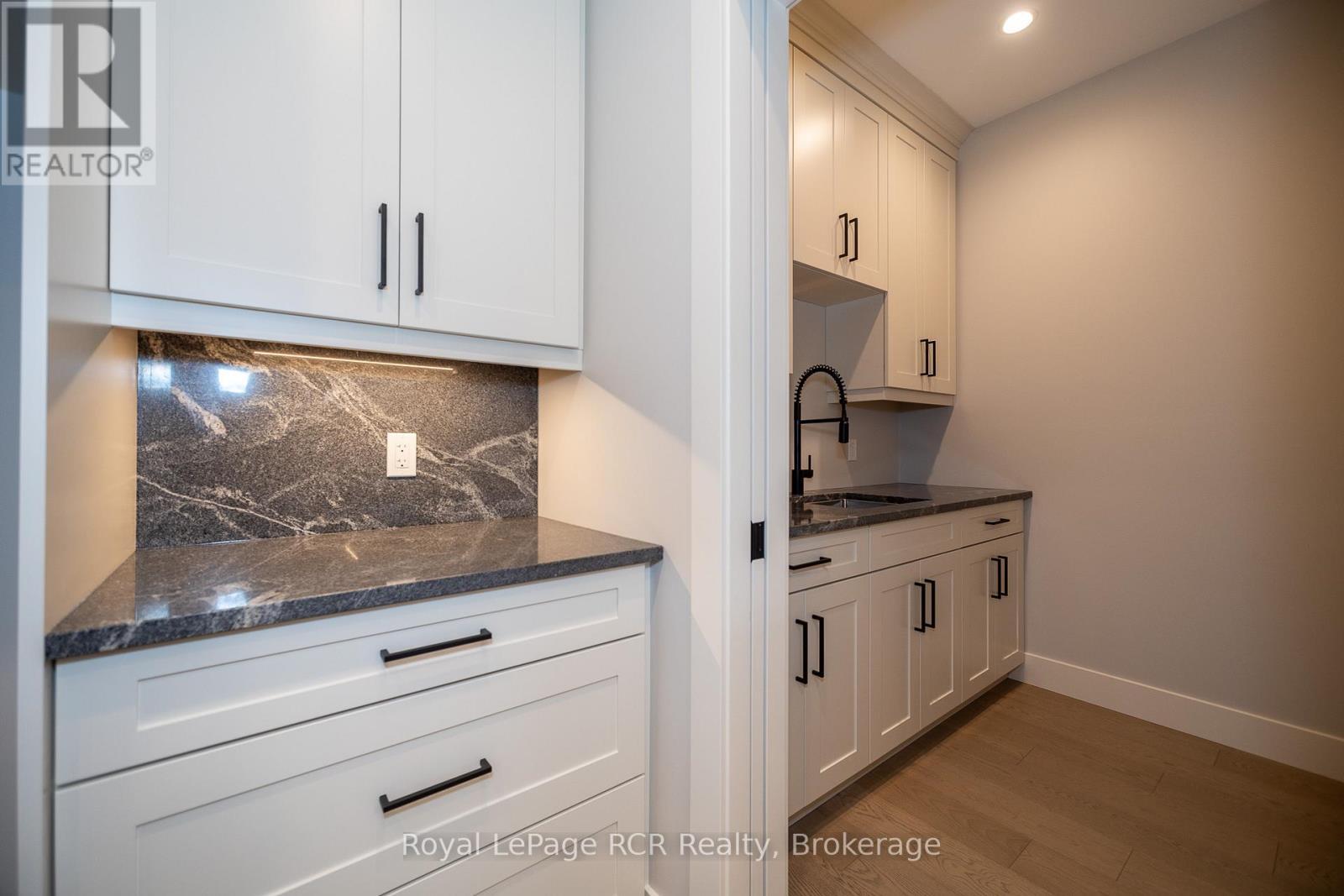 












195 BOYD LAKE ROAD

,
West Grey,




Ontario
N0G1S0


