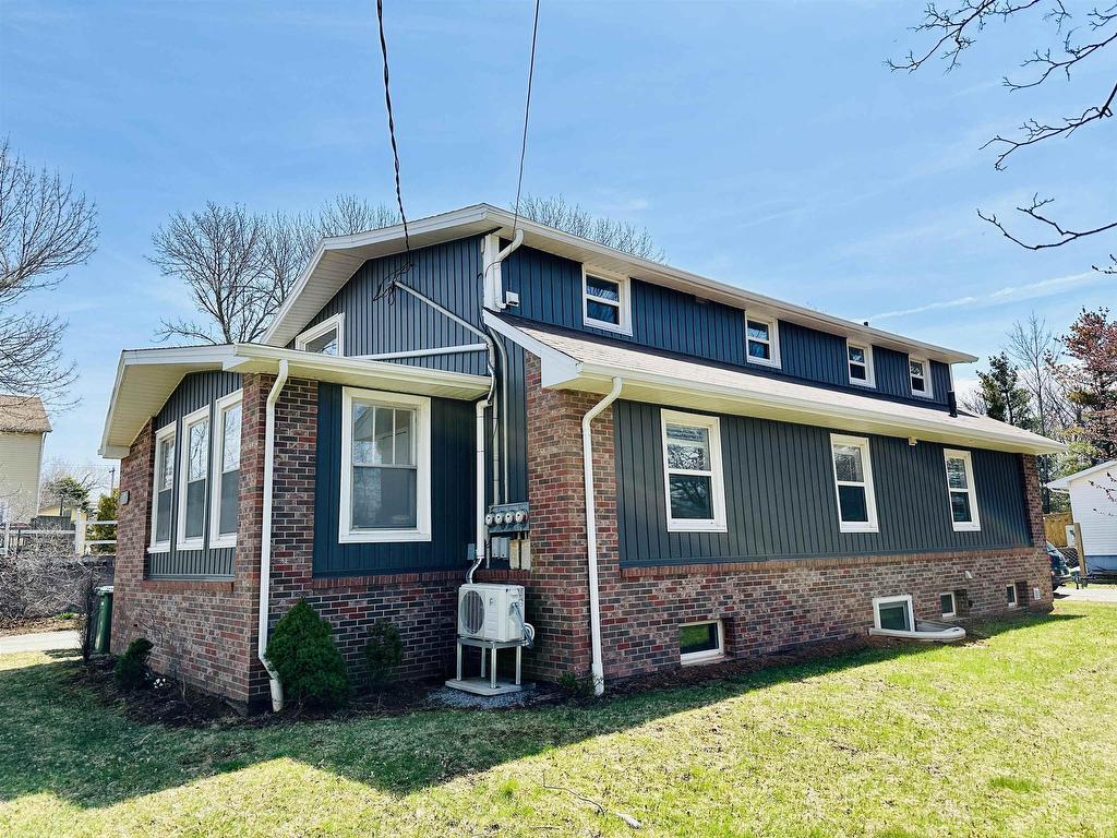 












20 Barrymore Court

,
Parkdale,




PE
C1A 8C6

