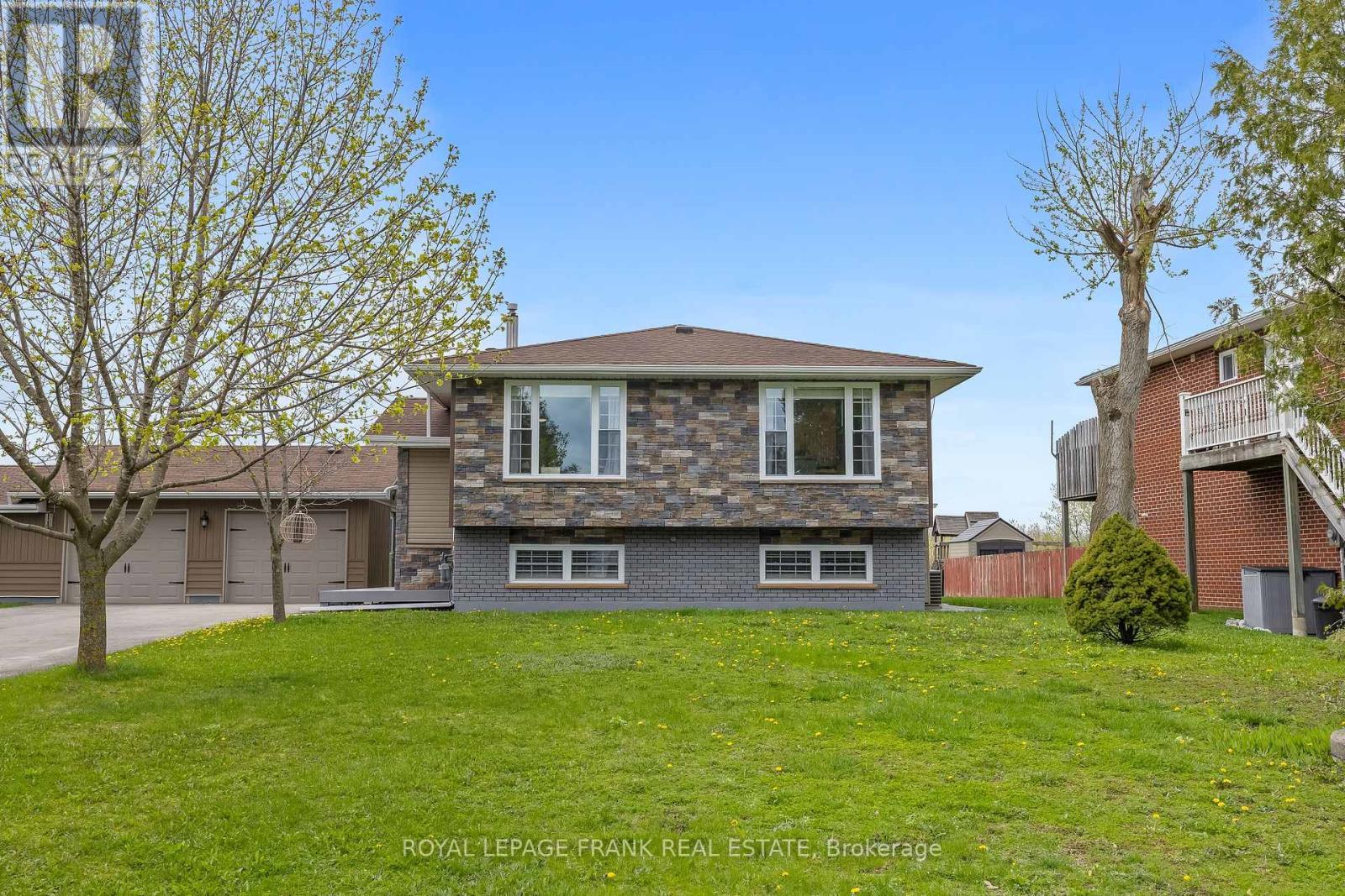 












30 DRUAN DRIVE

,
Kawartha Lakes (Mariposa),




Ontario
L9L1B6

