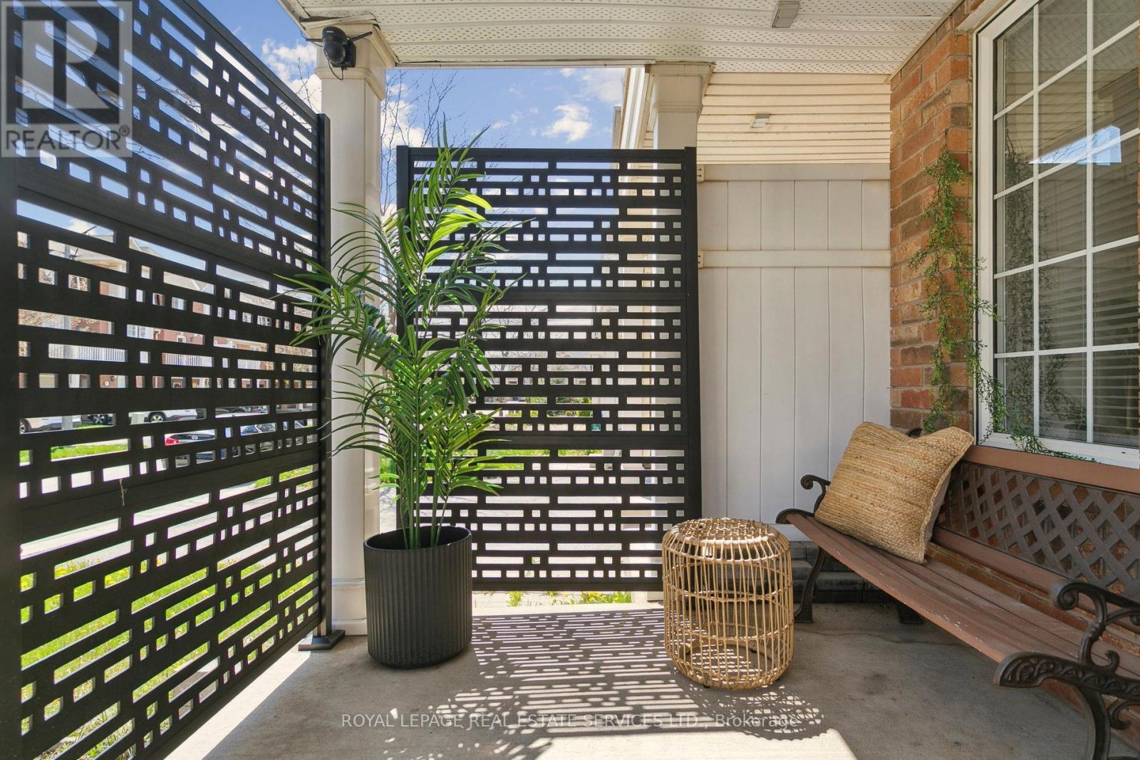 












3033 DRUMLOCH AVENUE

,
Oakville,




Ontario
L6M5H9

