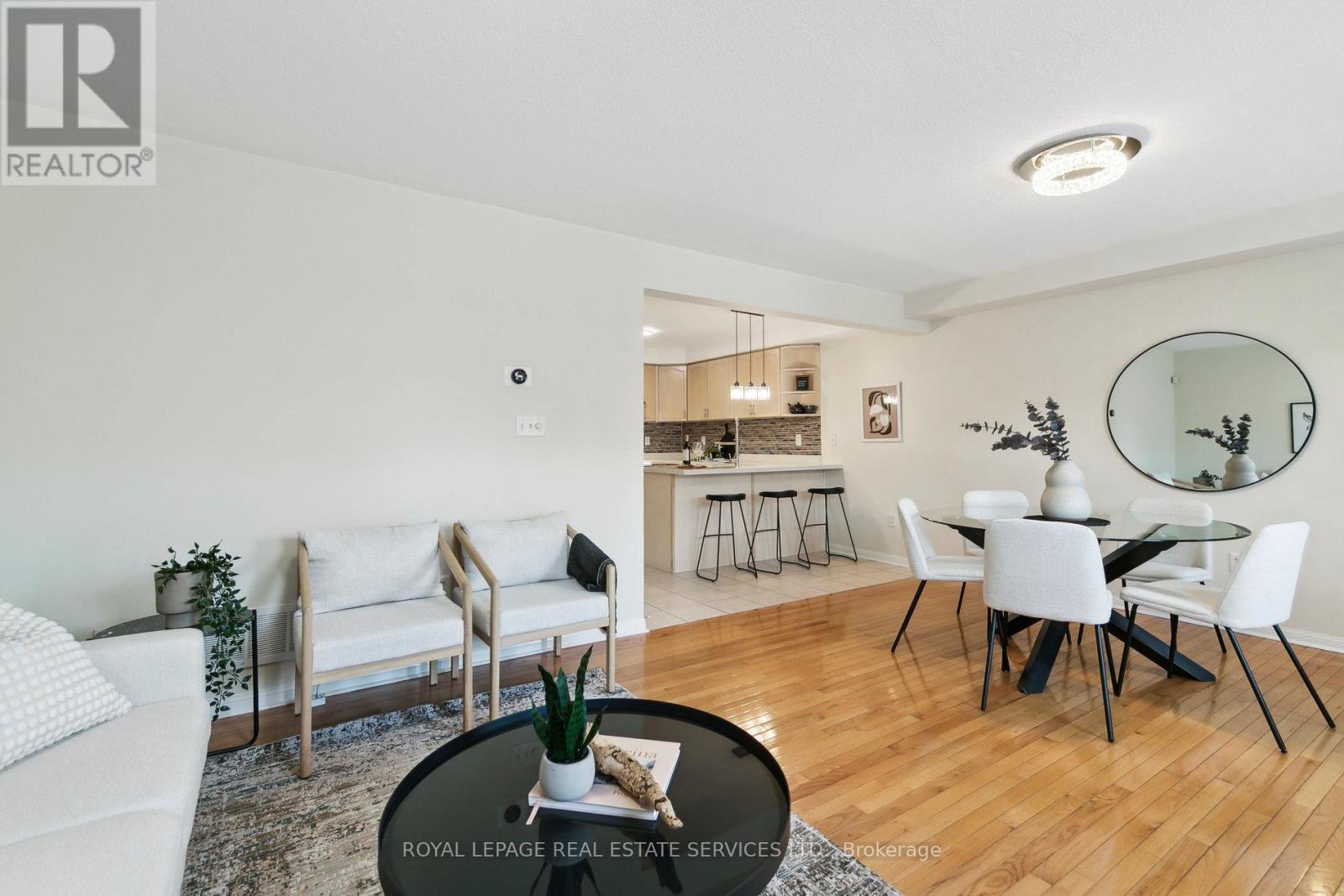 












3033 DRUMLOCH AVENUE

,
Oakville,




Ontario
L6M5H9

