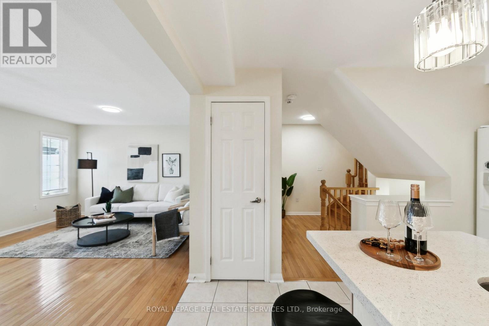 












3033 DRUMLOCH AVENUE

,
Oakville,




Ontario
L6M5H9

