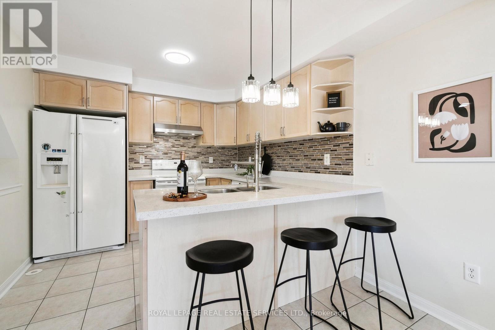 












3033 DRUMLOCH AVENUE

,
Oakville,




Ontario
L6M5H9

