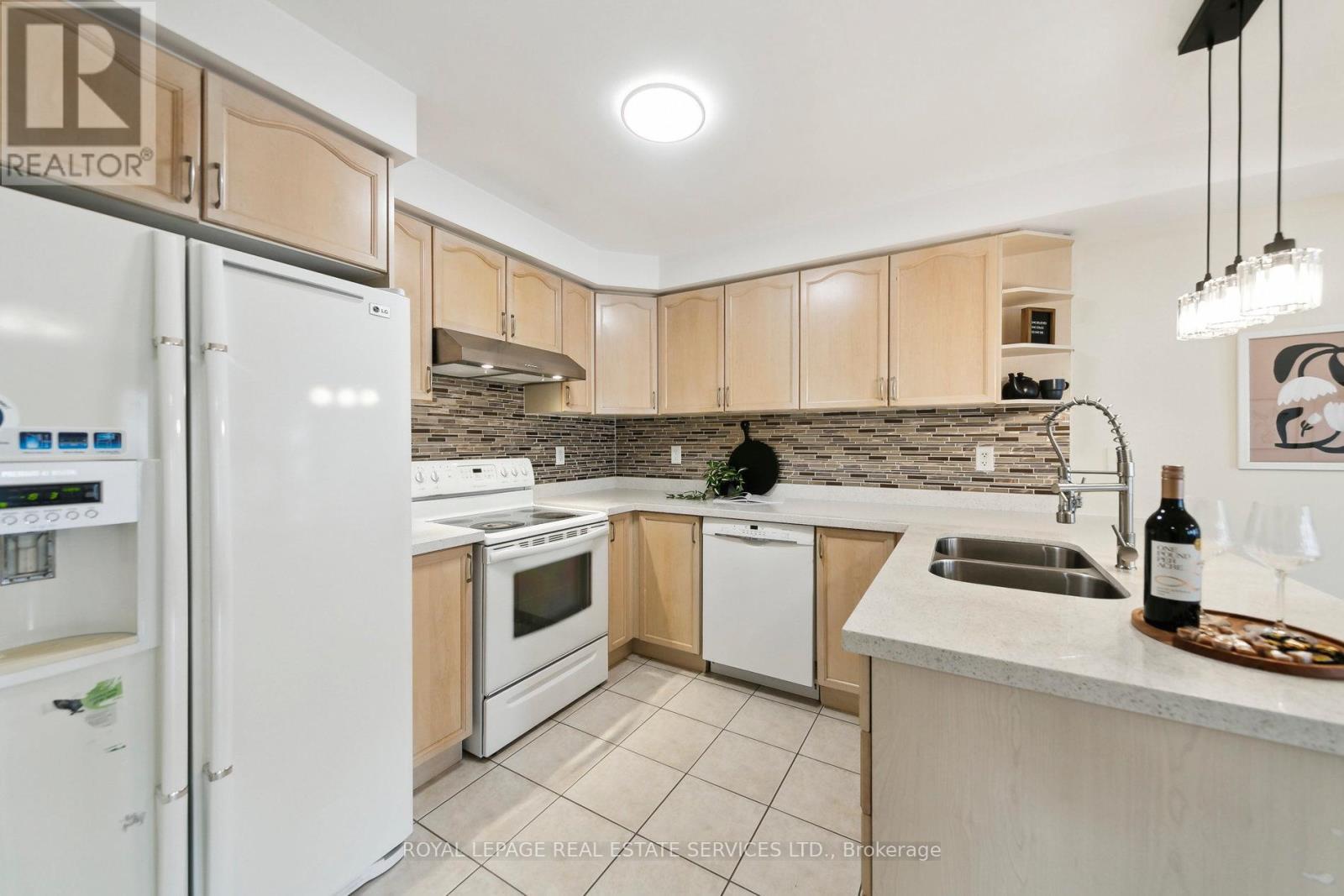 












3033 DRUMLOCH AVENUE

,
Oakville,




Ontario
L6M5H9

