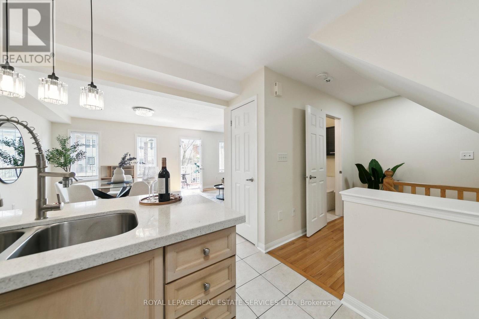 












3033 DRUMLOCH AVENUE

,
Oakville,




Ontario
L6M5H9

