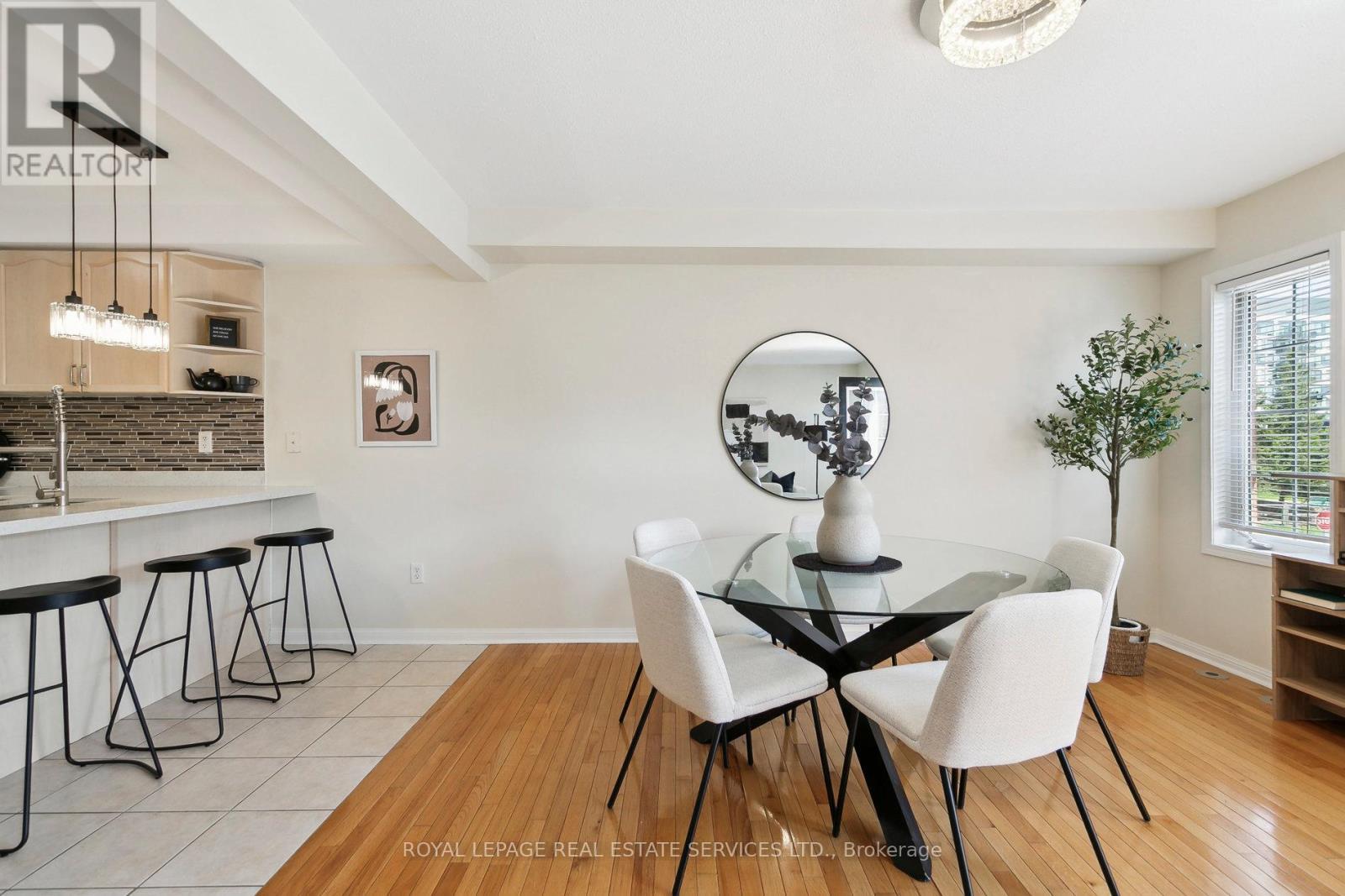 












3033 DRUMLOCH AVENUE

,
Oakville,




Ontario
L6M5H9

