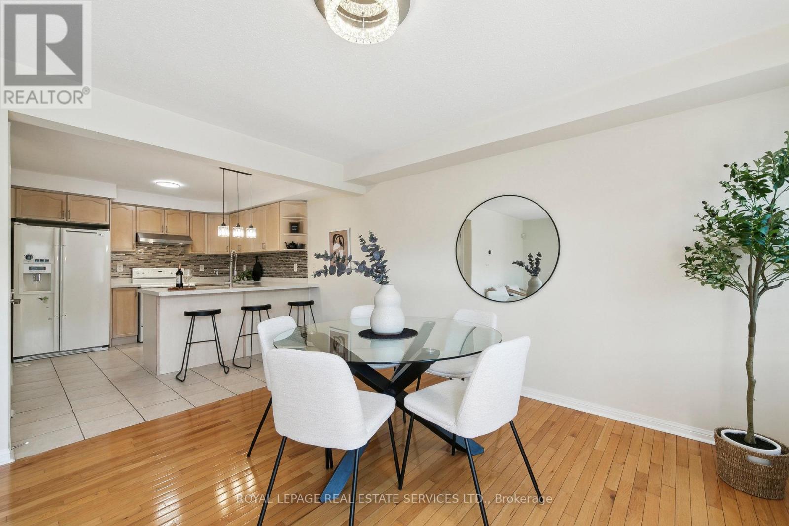 












3033 DRUMLOCH AVENUE

,
Oakville,




Ontario
L6M5H9


