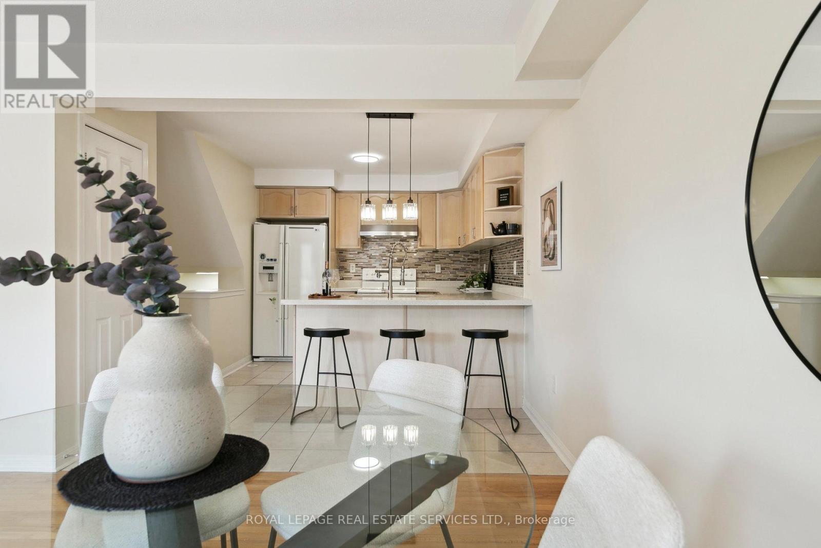 












3033 DRUMLOCH AVENUE

,
Oakville,




Ontario
L6M5H9

