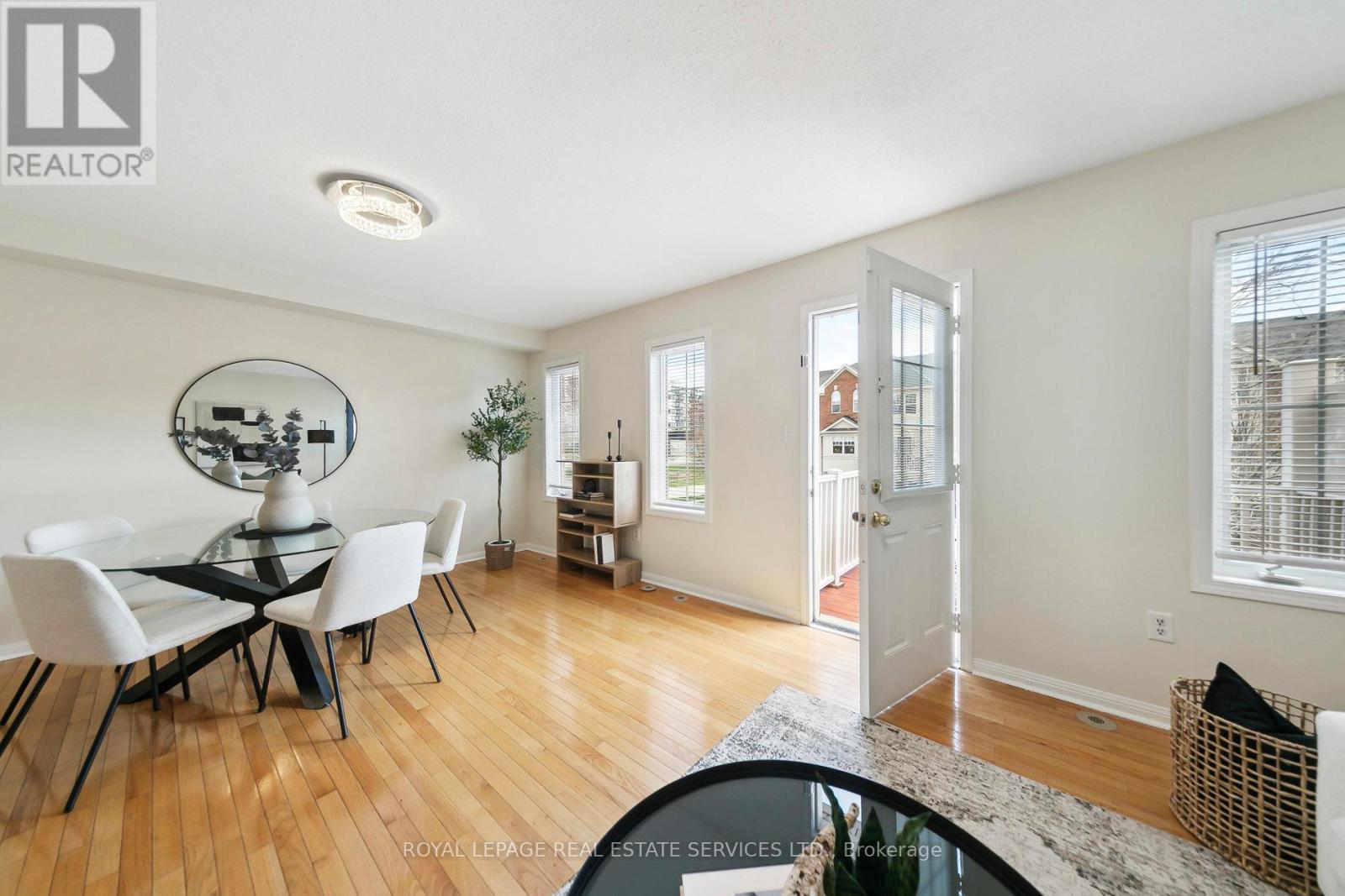 












3033 DRUMLOCH AVENUE

,
Oakville,




Ontario
L6M5H9

