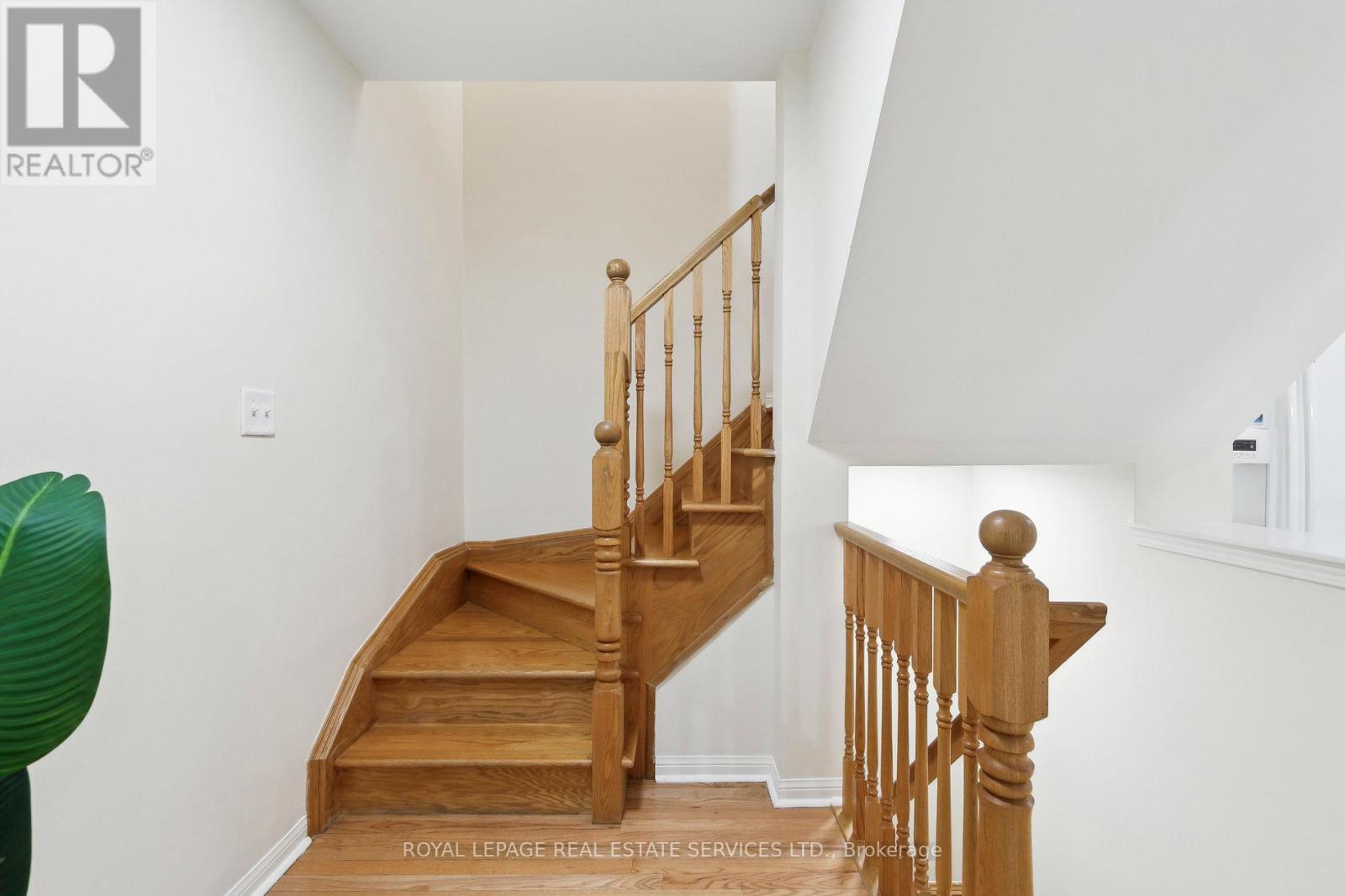 












3033 DRUMLOCH AVENUE

,
Oakville,




Ontario
L6M5H9

