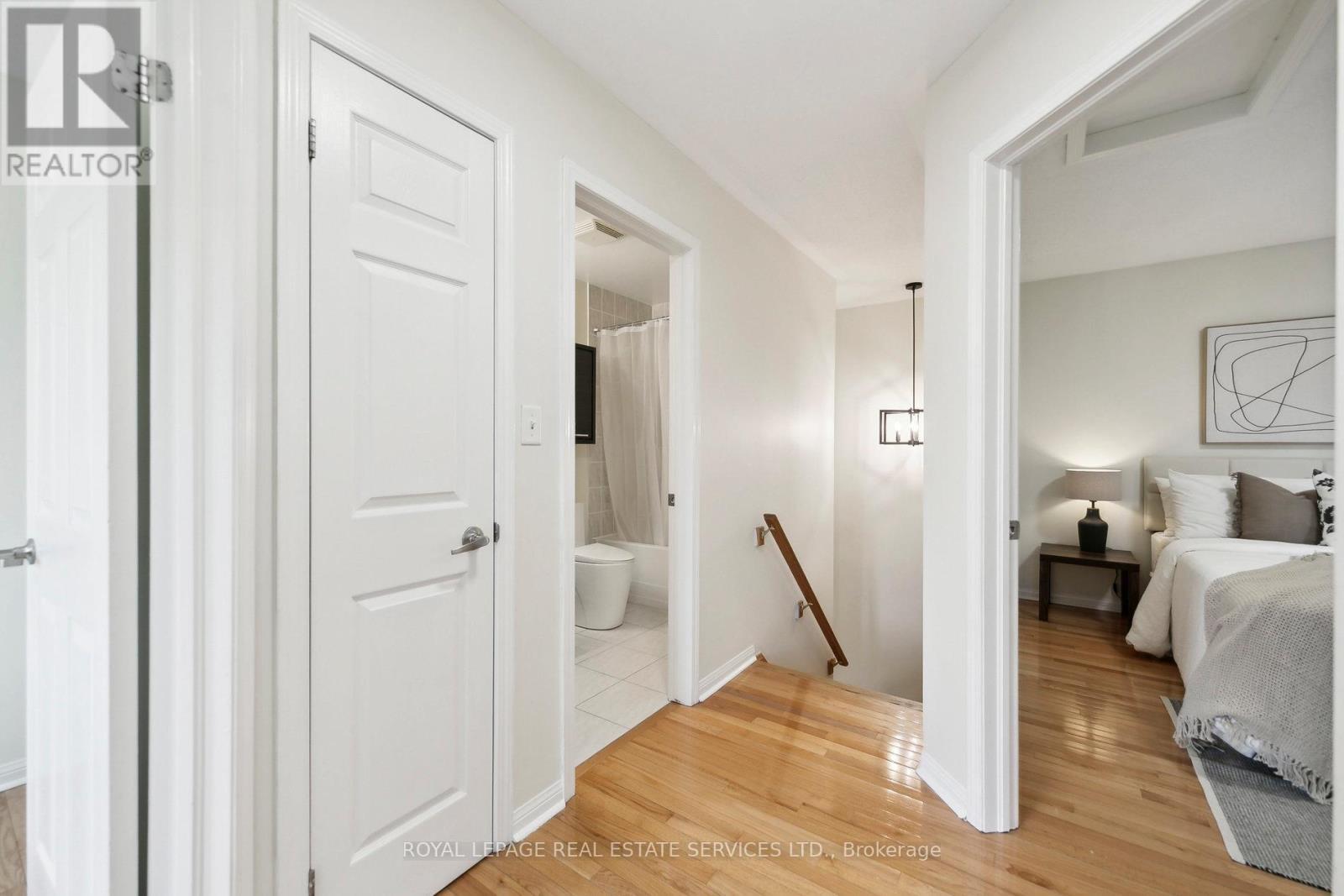 












3033 DRUMLOCH AVENUE

,
Oakville,




Ontario
L6M5H9

