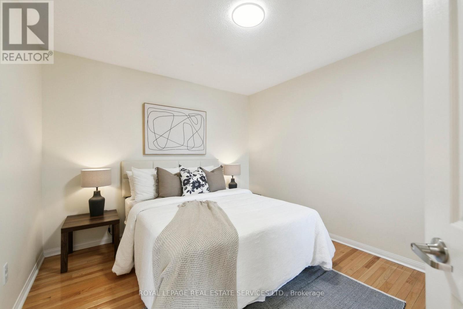 












3033 DRUMLOCH AVENUE

,
Oakville,




Ontario
L6M5H9

