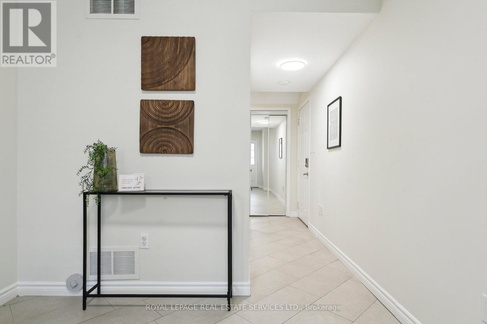 












3033 DRUMLOCH AVENUE

,
Oakville,




Ontario
L6M5H9

