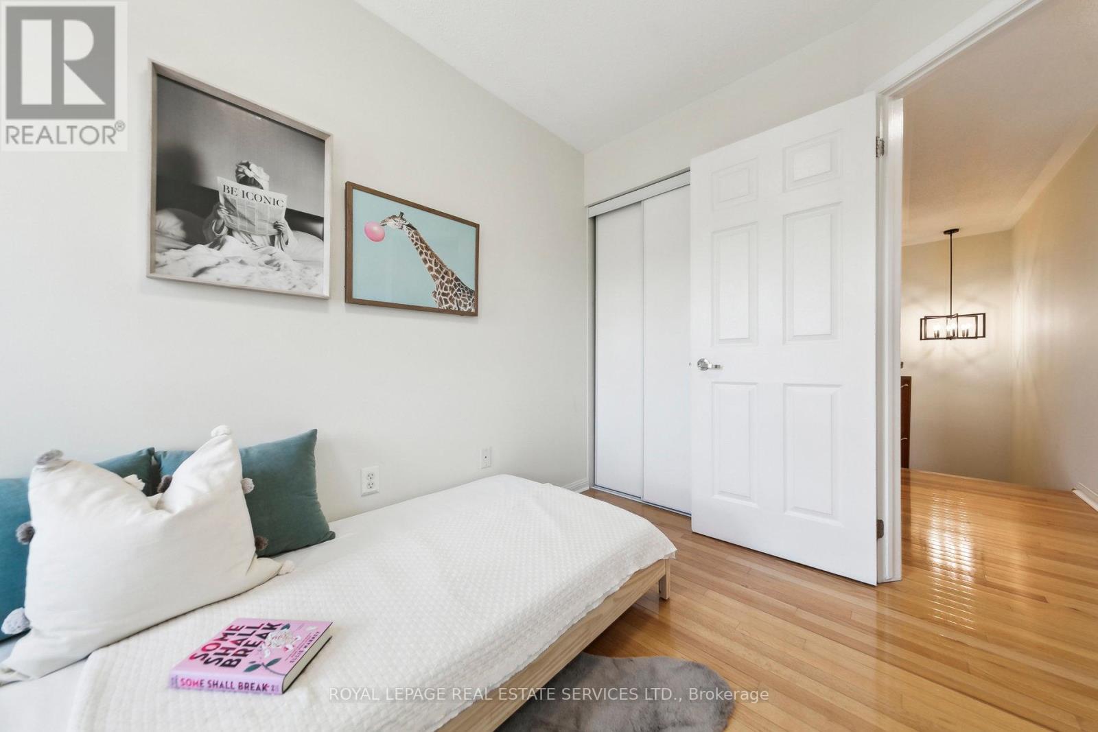 












3033 DRUMLOCH AVENUE

,
Oakville,




Ontario
L6M5H9

