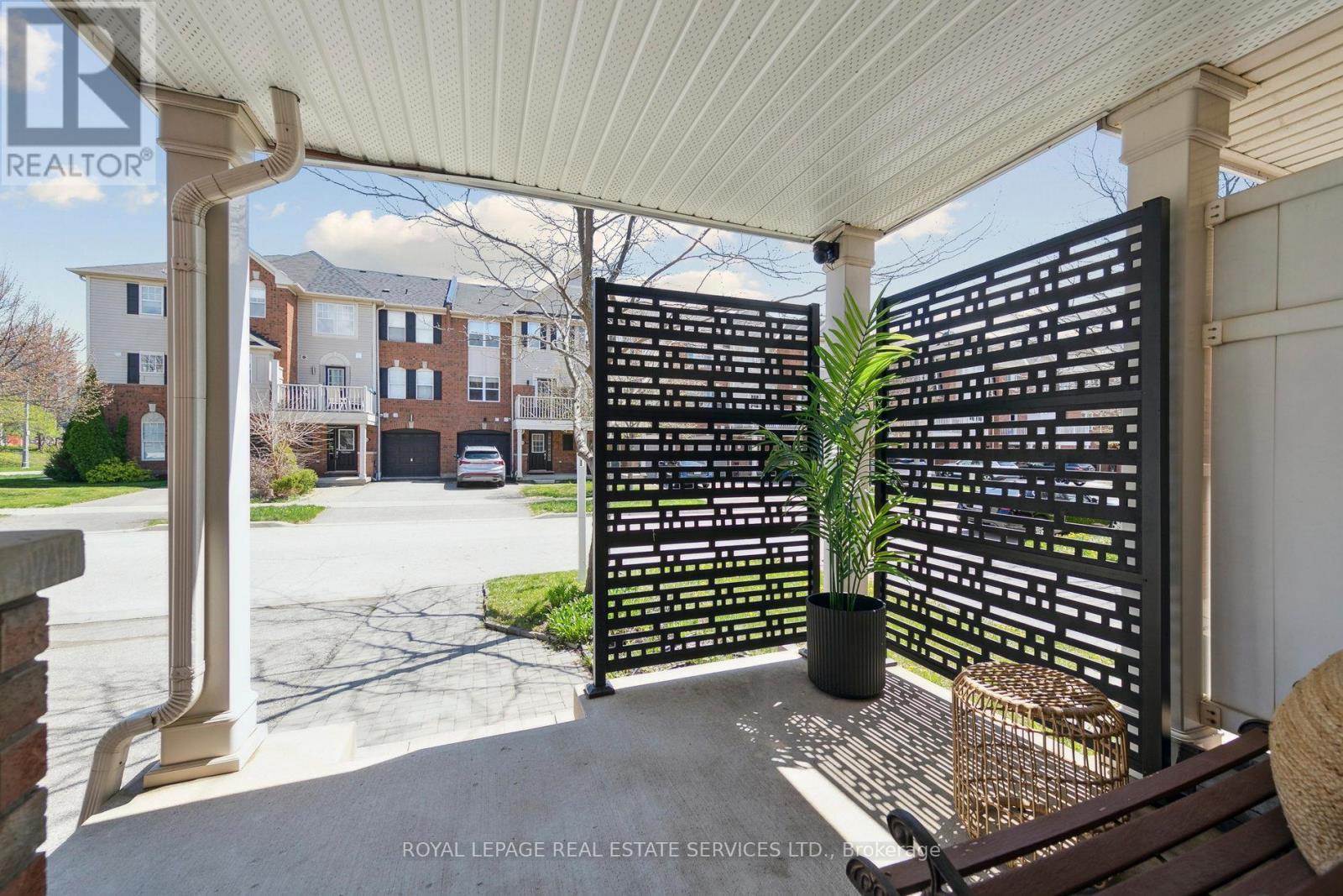 












3033 DRUMLOCH AVENUE

,
Oakville,




Ontario
L6M5H9

