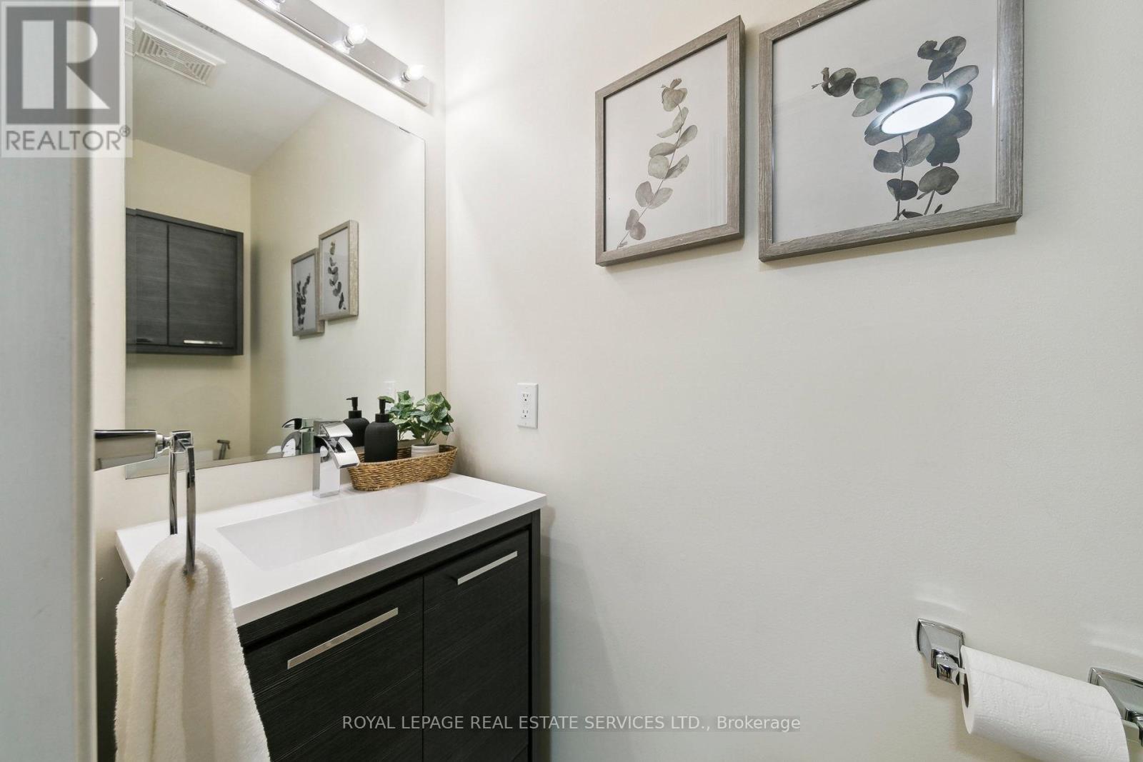 












3033 DRUMLOCH AVENUE

,
Oakville,




Ontario
L6M5H9

